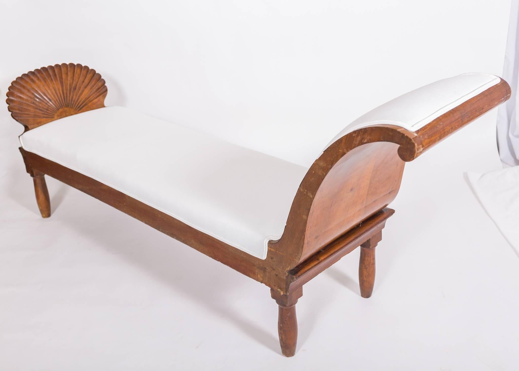 19c Italian Upholstered Walnut Chaise In Fair Condition In New Orleans, LA