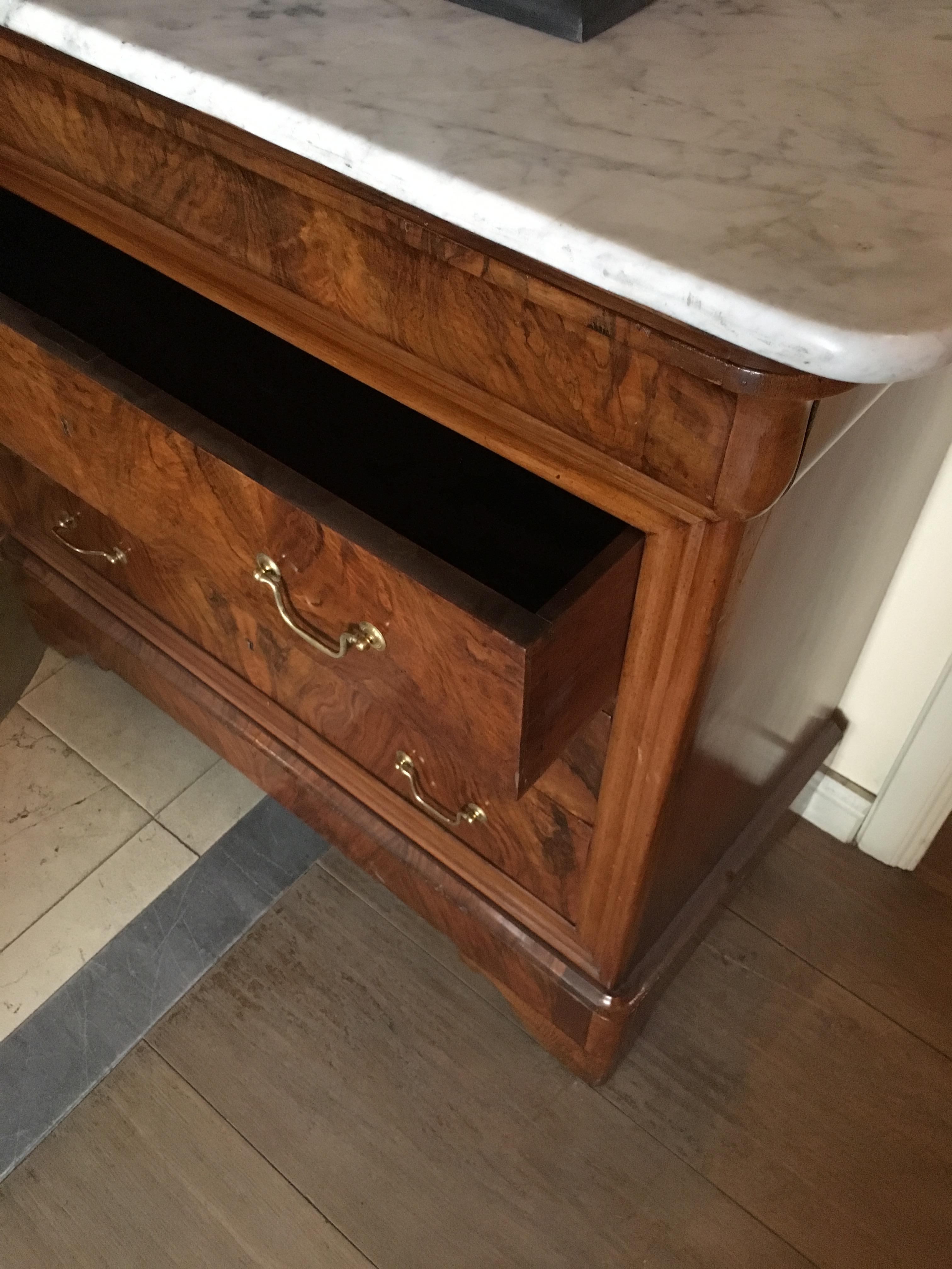 19th Century, Italian Walnut Chest of Drawer with Carrara Marble Top, 1890s For Sale 9