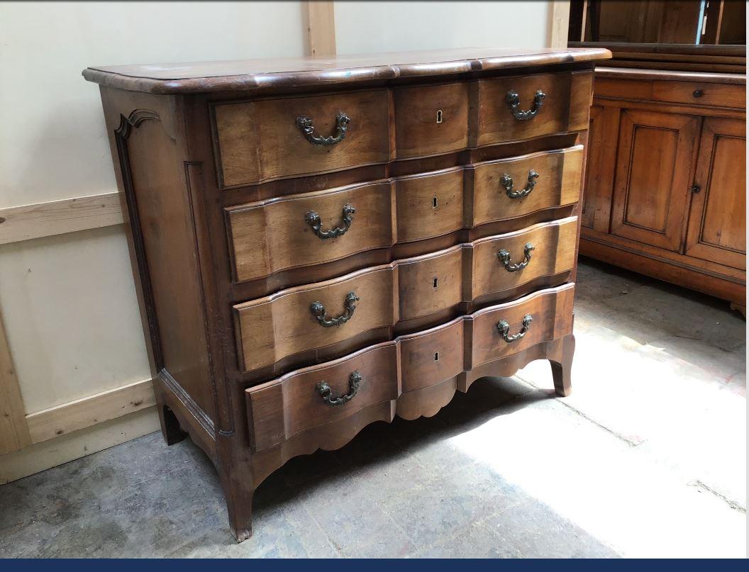 19th Century Italian Walnut Chest of Drawers, 1890s In Good Condition In Florence, IT