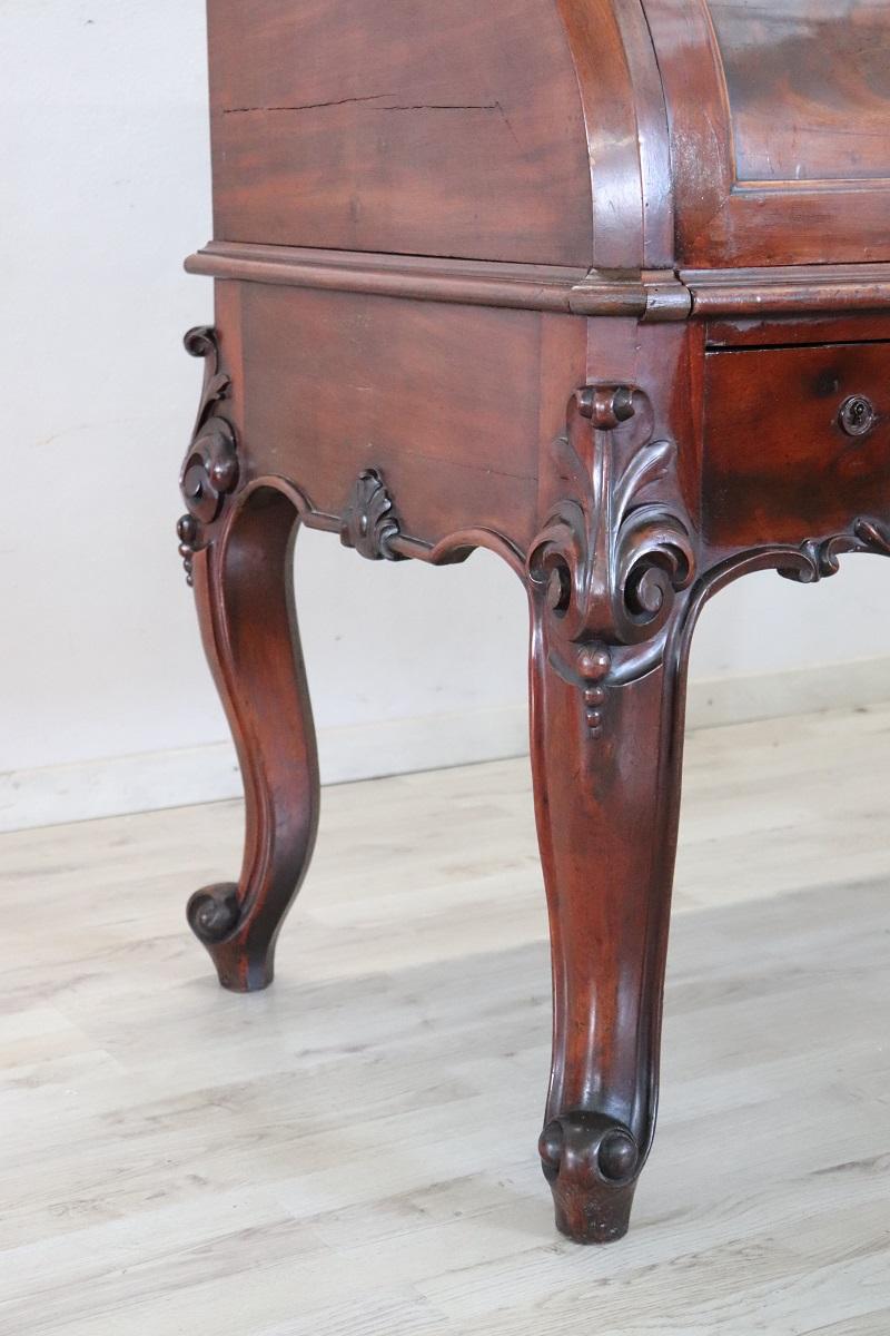 19th Century Italian Walnut Desk with Roll Top Bon état - En vente à Casale Monferrato, IT