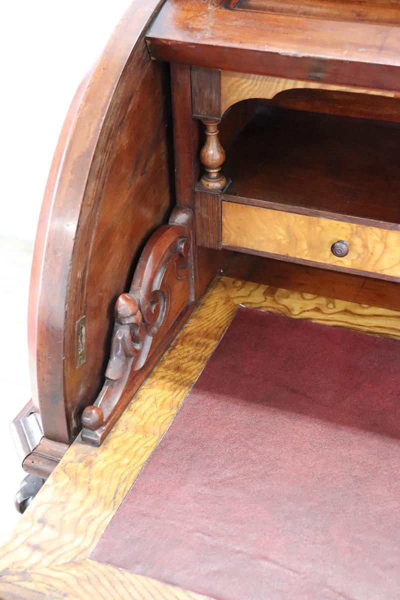 19th Century Italian Walnut Desk with Roll Top en vente 1