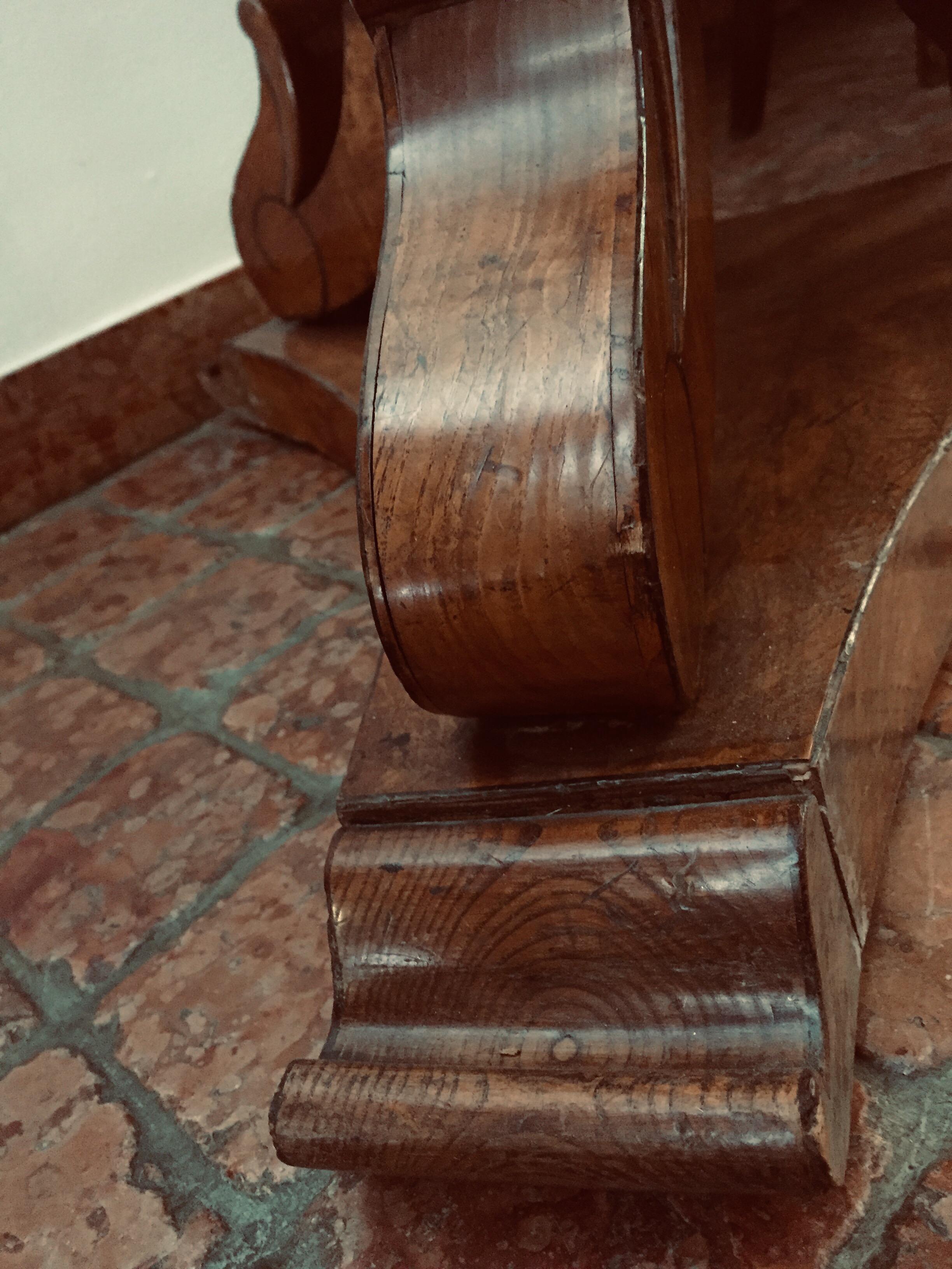 19th Century Italian Walnut Dining Room Circular Table Tilt-Top Table 2