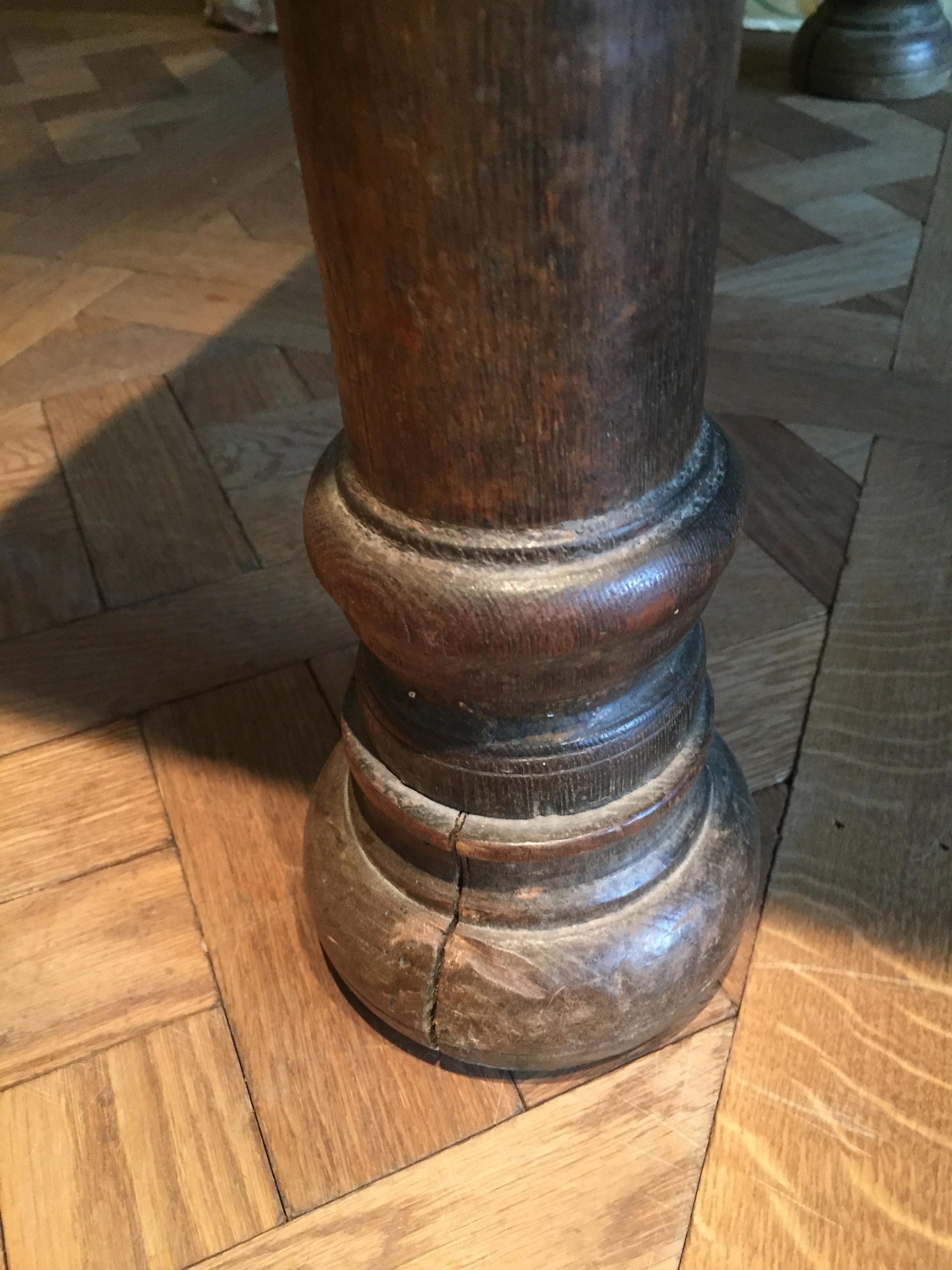 19th Century Italian Walnut Draw Leaf Table For Sale 6