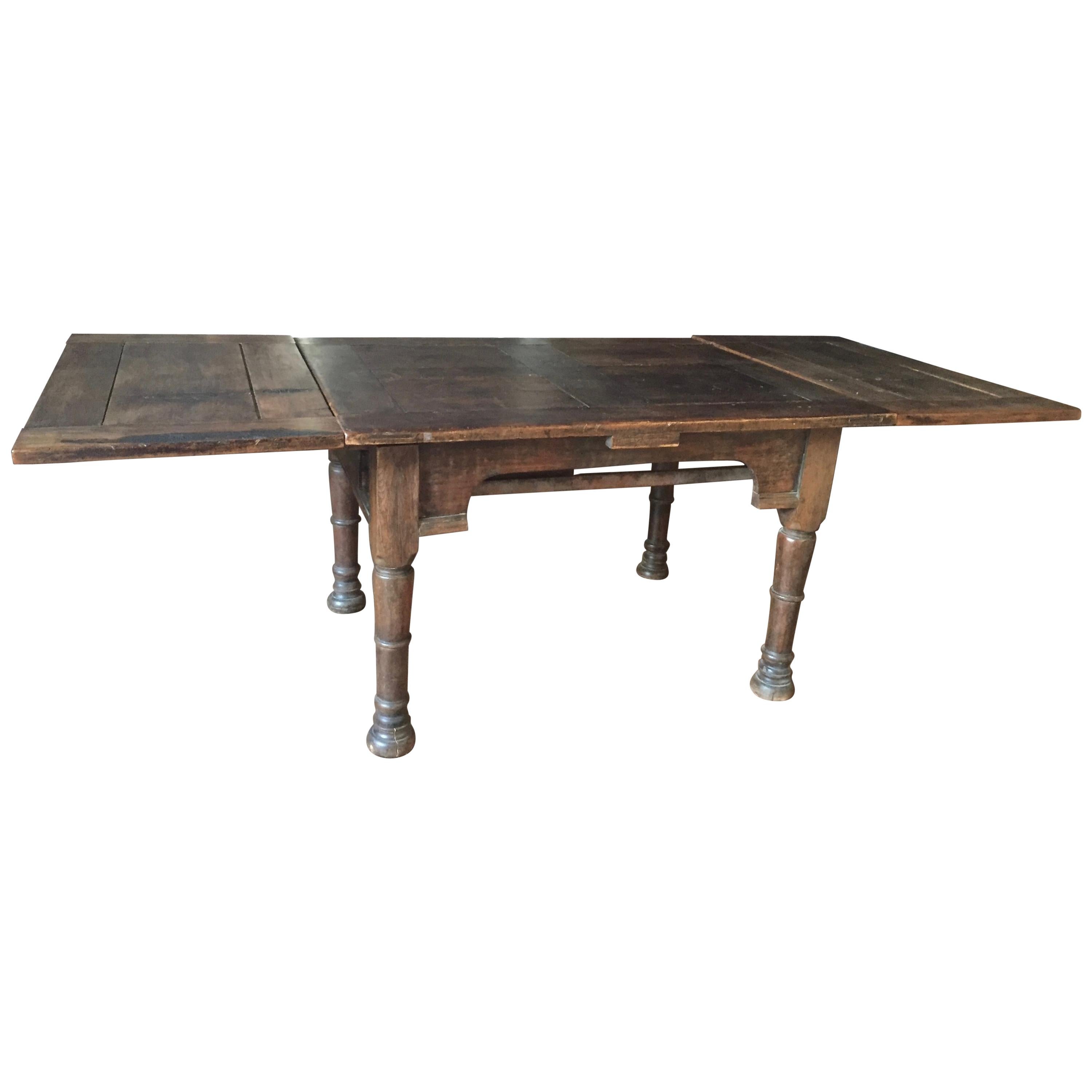 19th Century Italian Walnut Draw Leaf Table For Sale