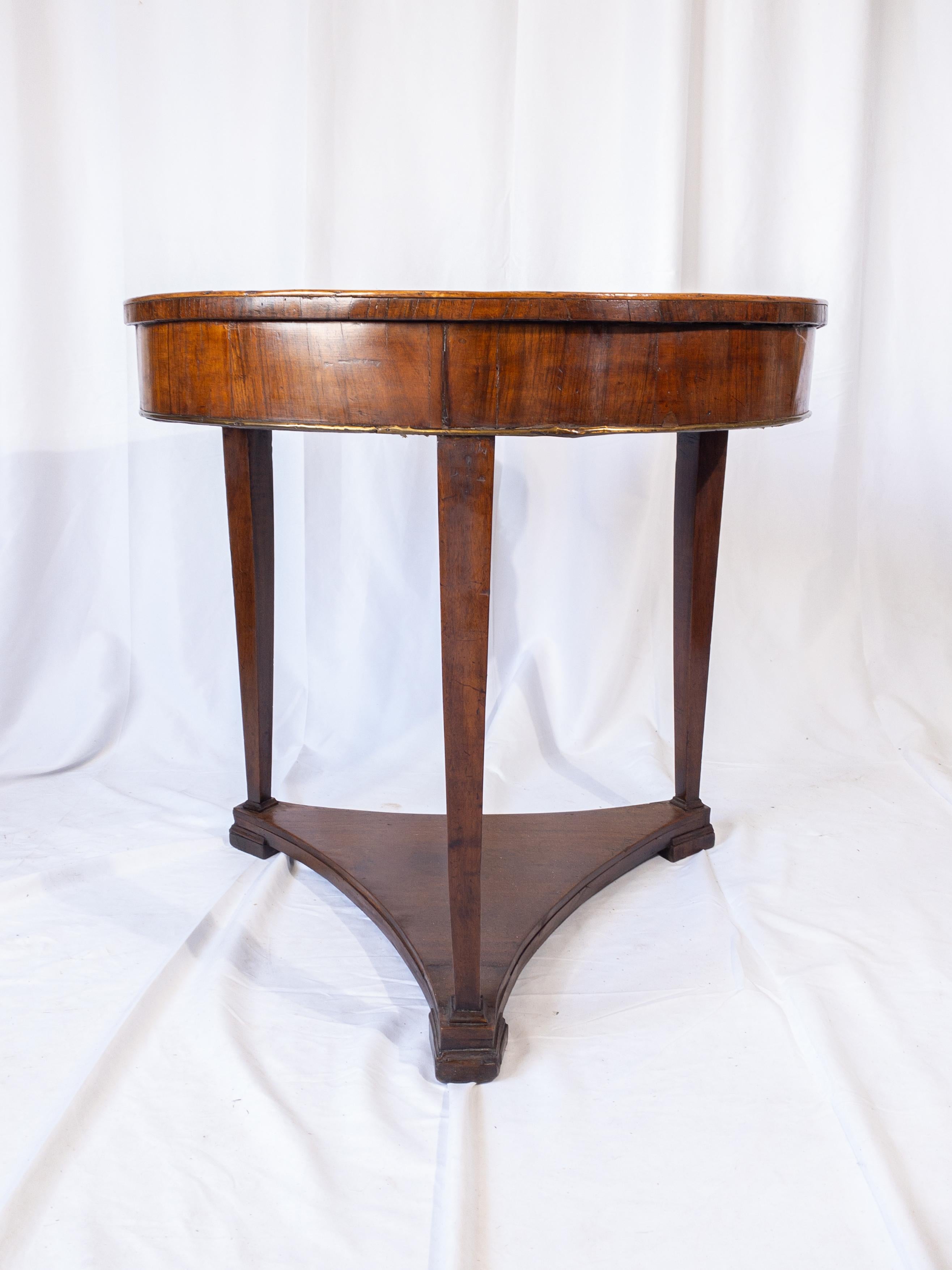 19th Century Italian Walnut Gueridon Table with Trifold Base & Lock Drawer For Sale 1