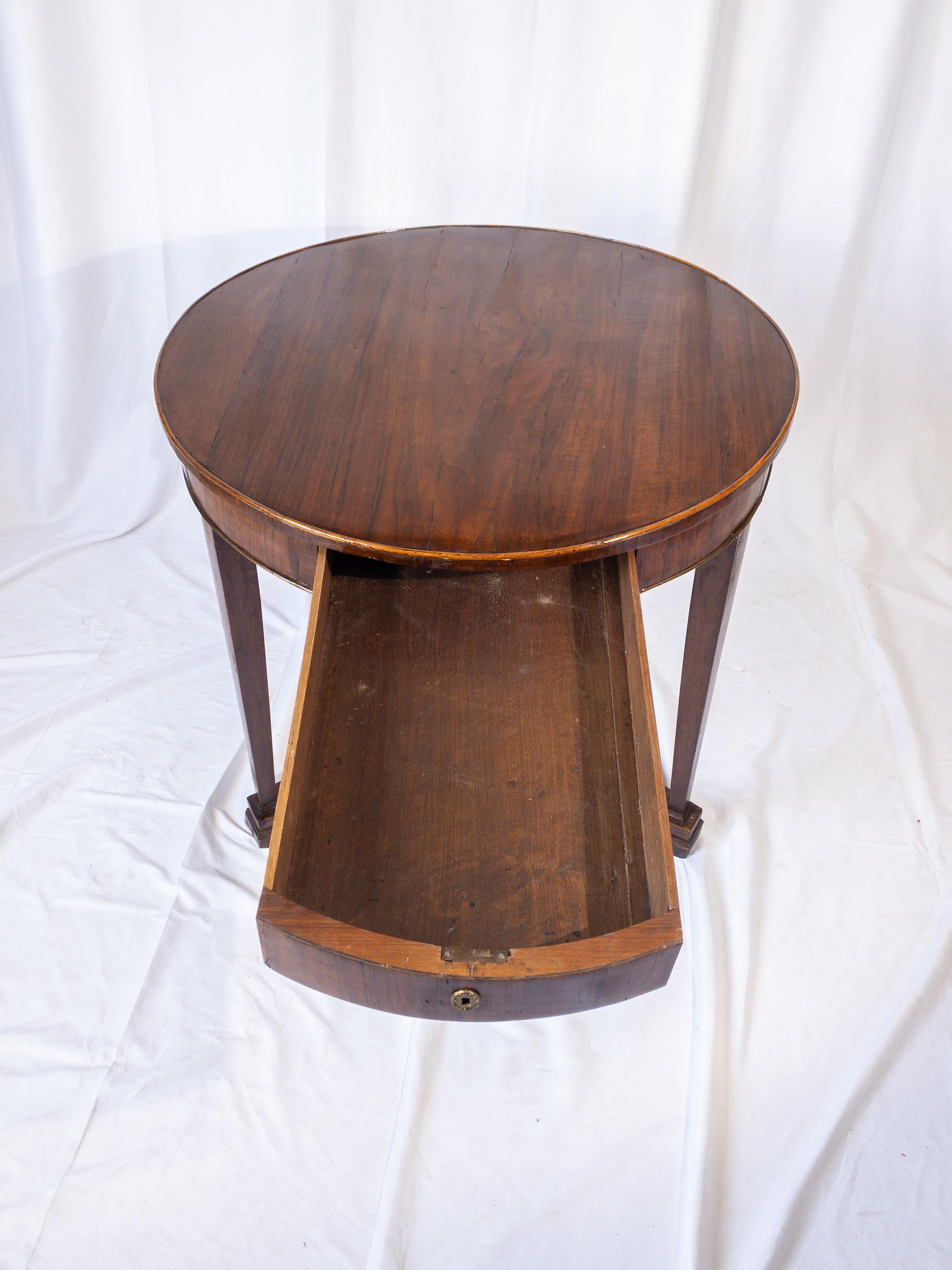 19th Century Italian Walnut Gueridon Table with Trifold Base & Lock Drawer For Sale 3