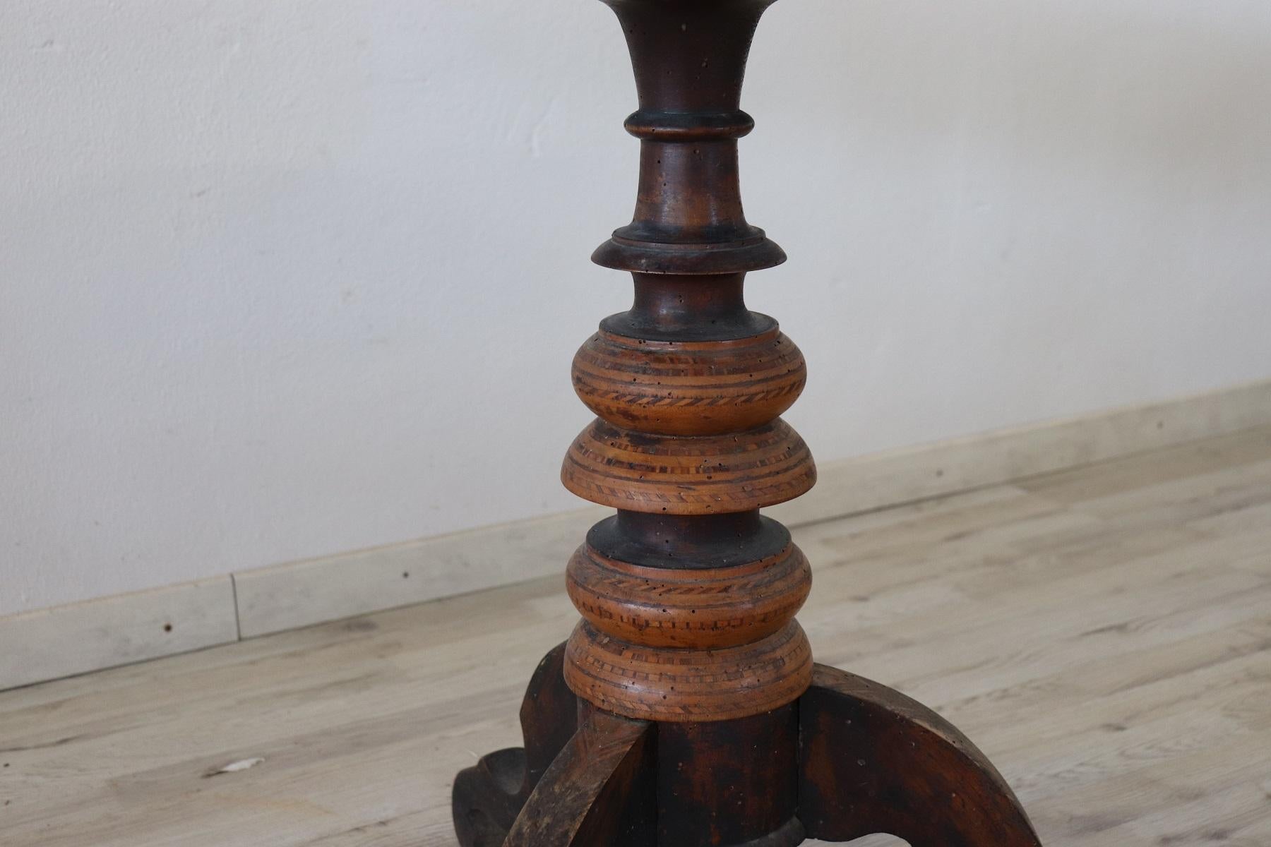 Mid-19th Century 19th Century Italian Walnut Inlay Round Center Table or Pedestal Table