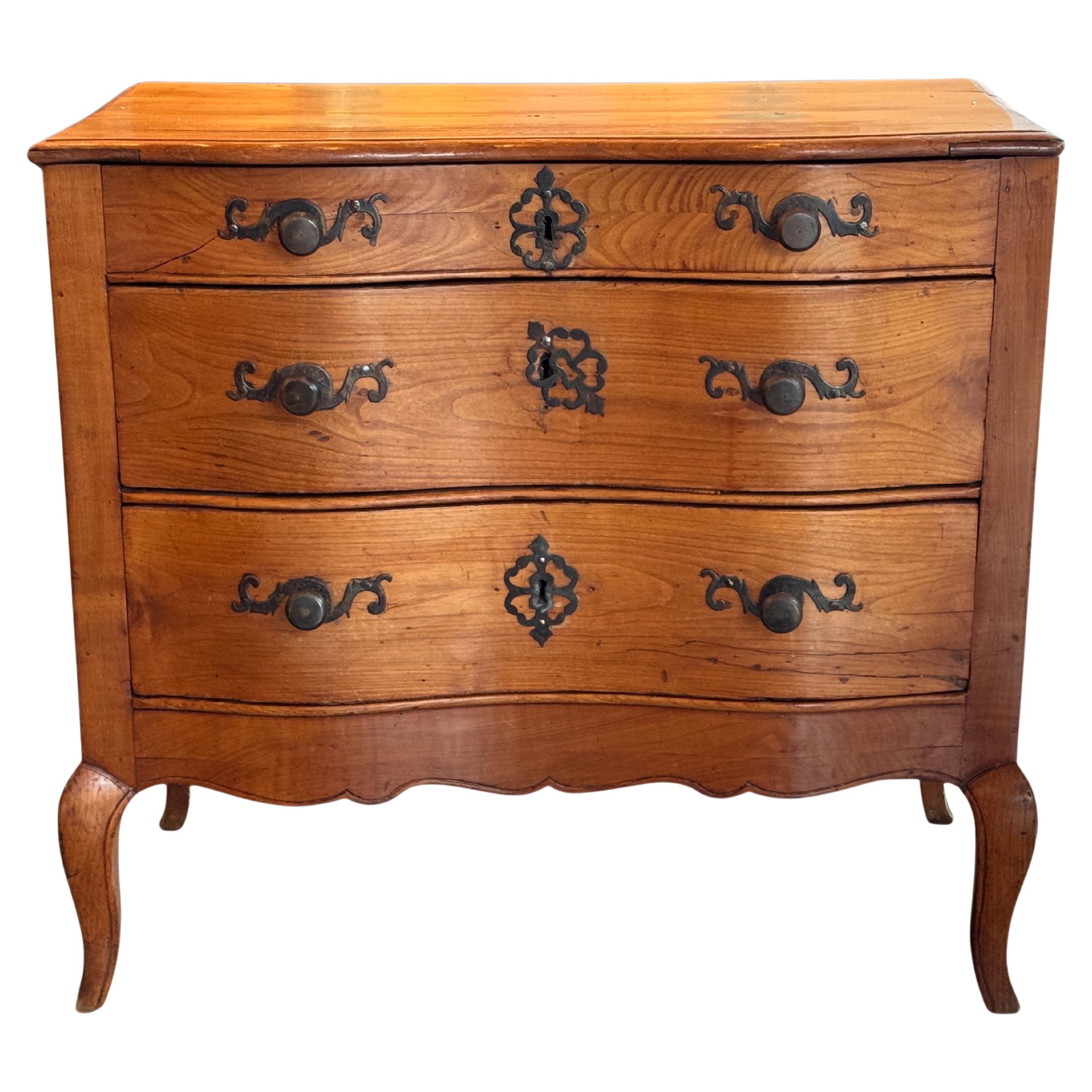 19th Century Italian Walnut Lift-Top Chest