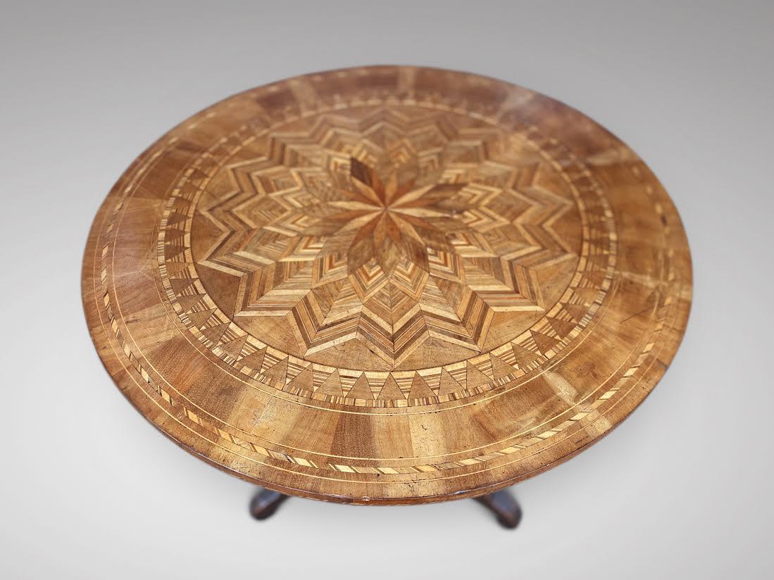 Very fine 19th Century Italian Walnut Marquetry Tripod Occasional Table In Good Condition For Sale In Petworth,West Sussex, GB