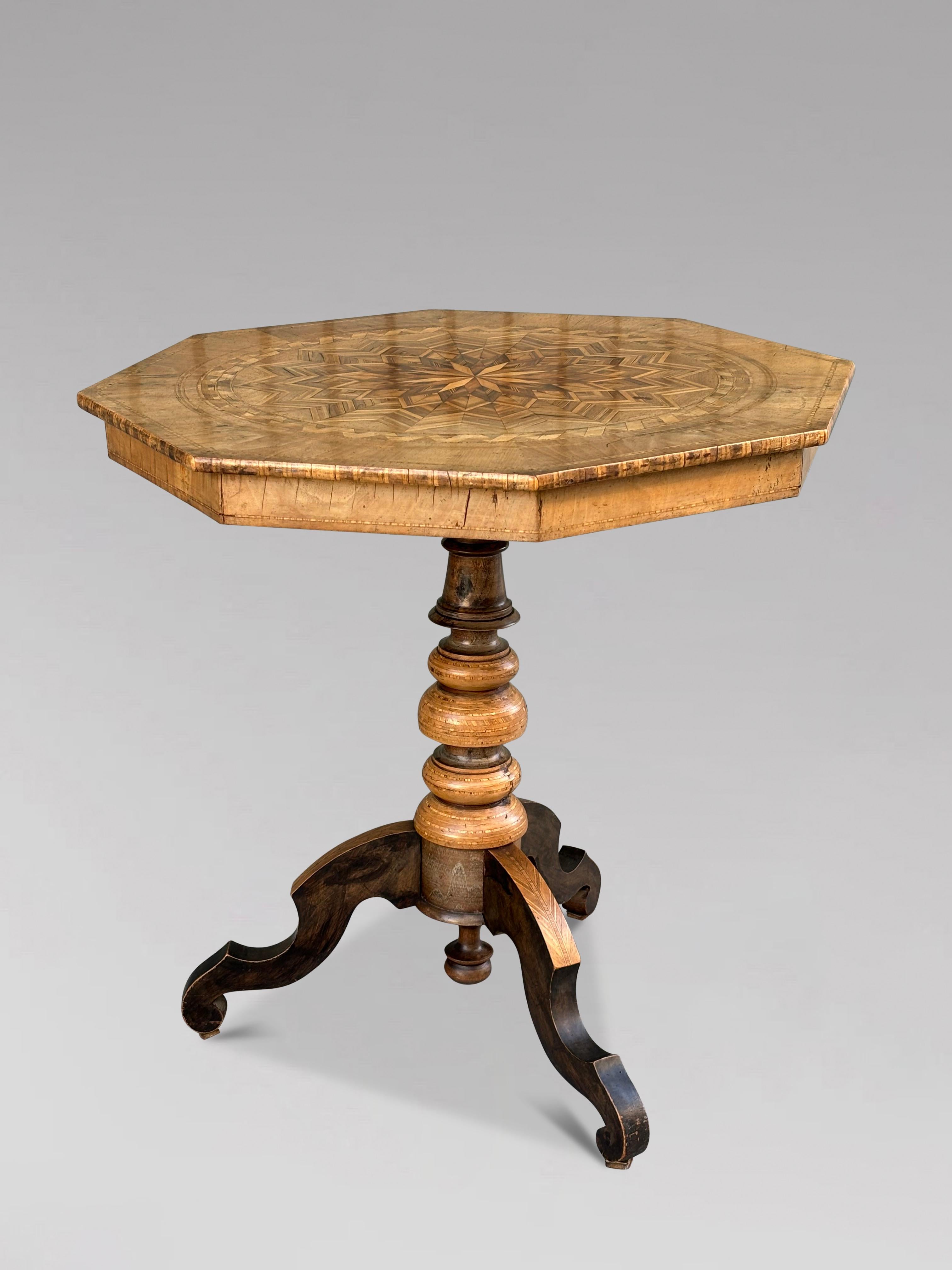 Table tripode en marqueterie de noyer de Sorrente, Italie, 19e siècle Bon état - En vente à Petworth,West Sussex, GB