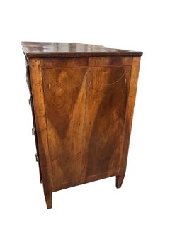 Commode / Cassettiera / Comò neoclassico in noce dell'Ottocento italiano
