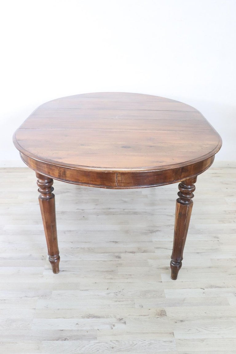 Mid-19th Century 19th Century Italian Walnut Oval Antique Dining Room Table For Sale