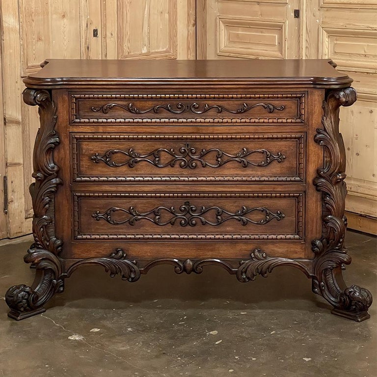 19th Century Italian Walnut Rococo Commode For Sale at 1stDibs