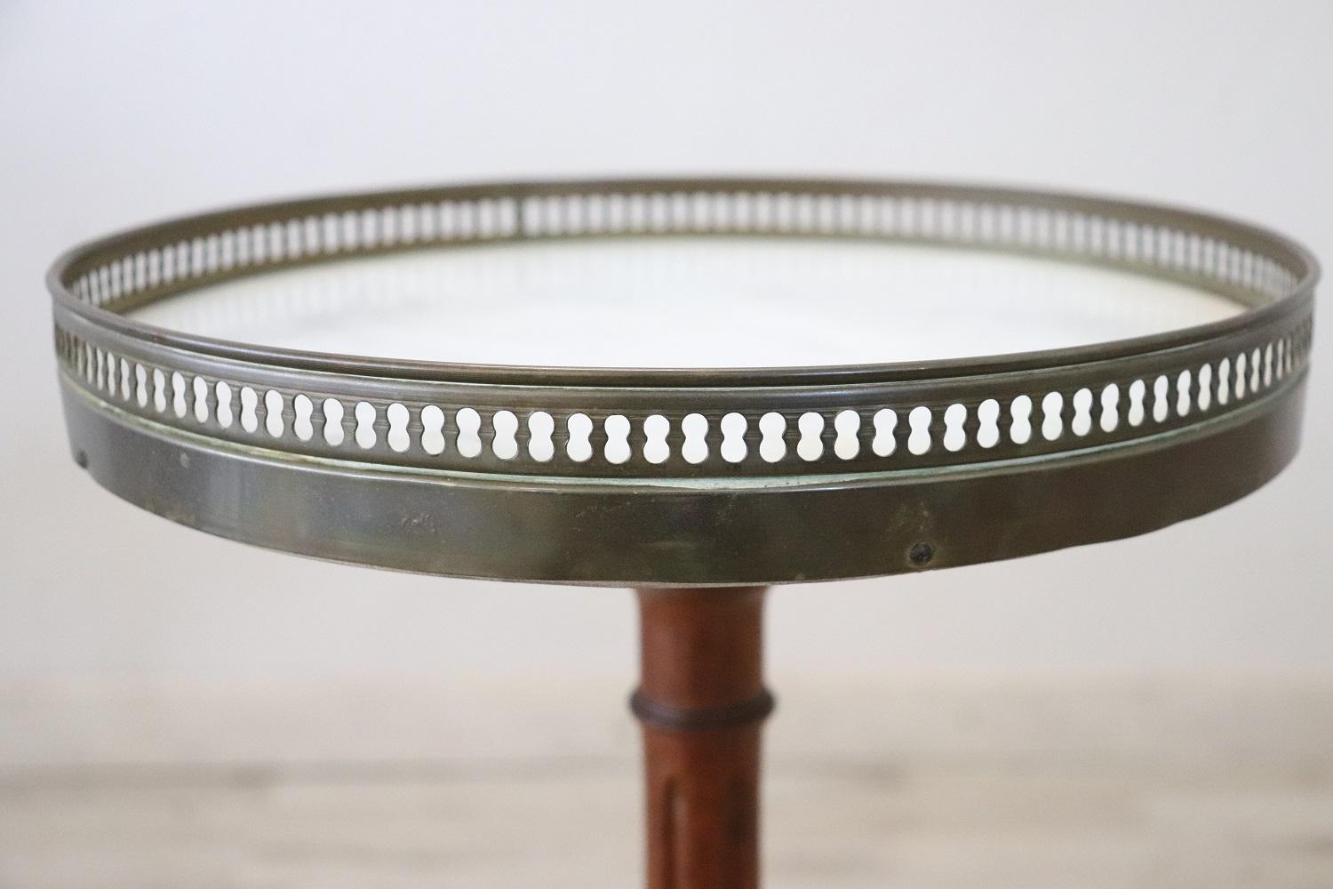 19th Century Italian Walnut Round Side Table, Pedestal Table or Smoking Table 2