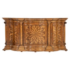 Credenza italiana in noce del XIX secolo