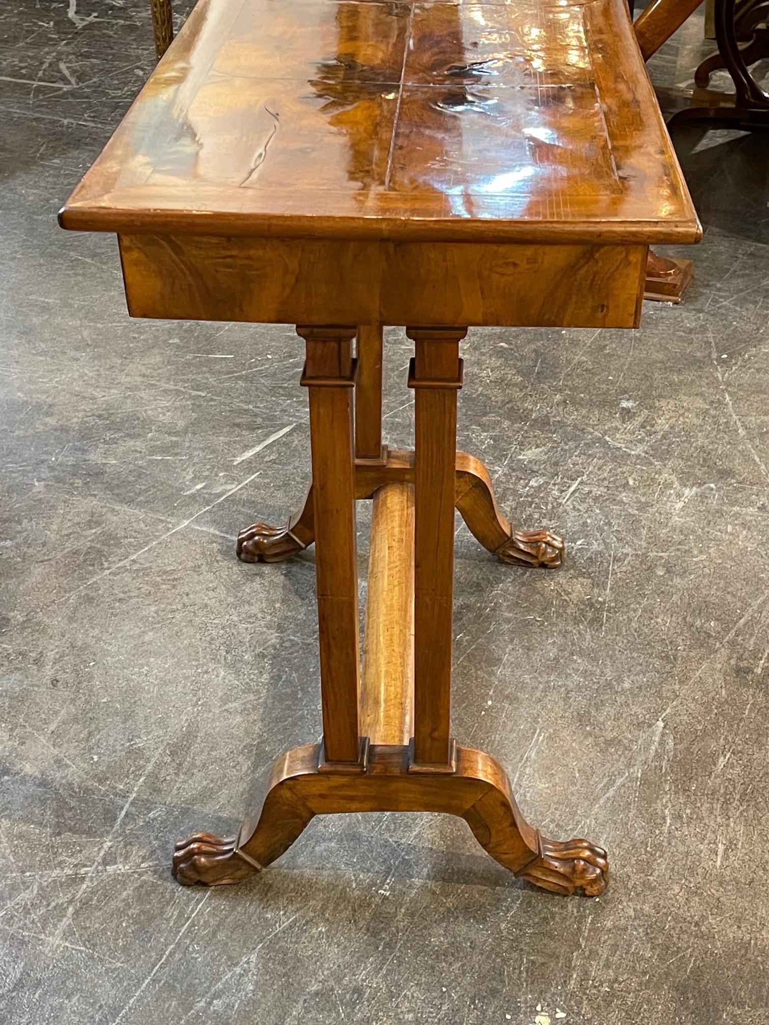 19th Century Italian Walnut Side Table In Good Condition For Sale In Dallas, TX