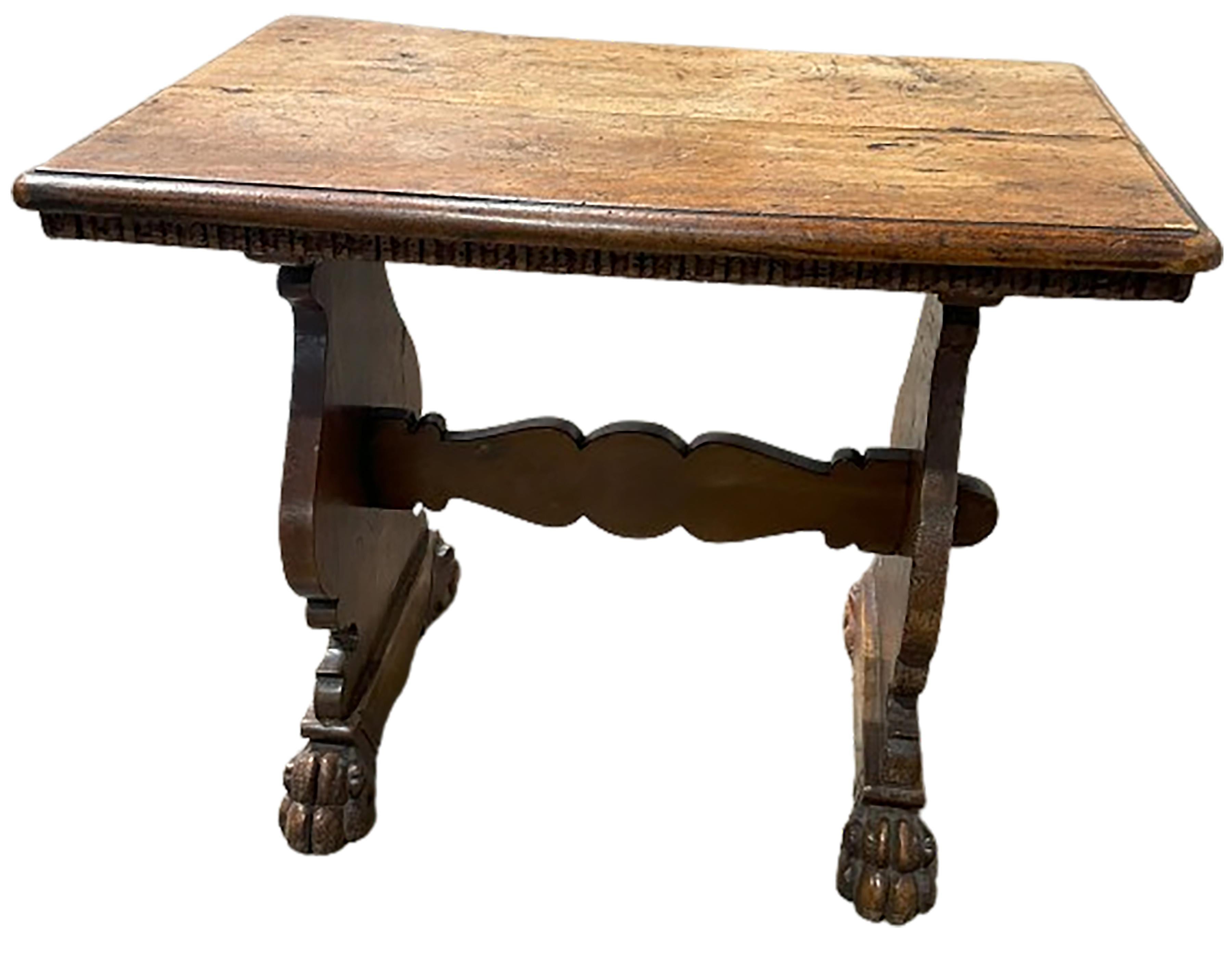 19th Century Italian Walnut Side Table In Good Condition For Sale In Dallas, TX
