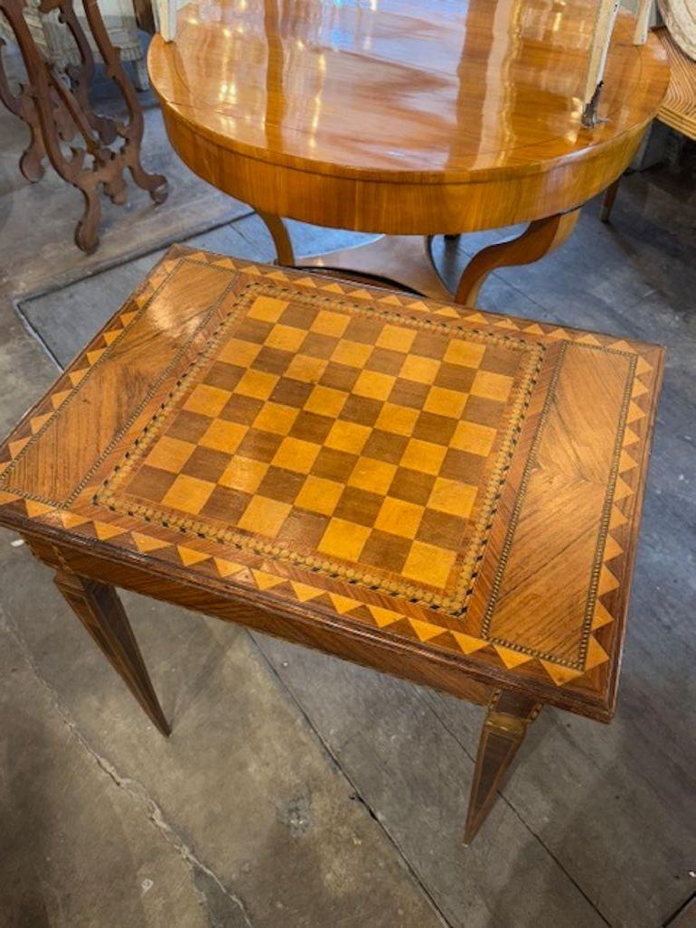 XIXe siècle Table d'appoint italienne du 19ème siècle avec plateau en damier en vente