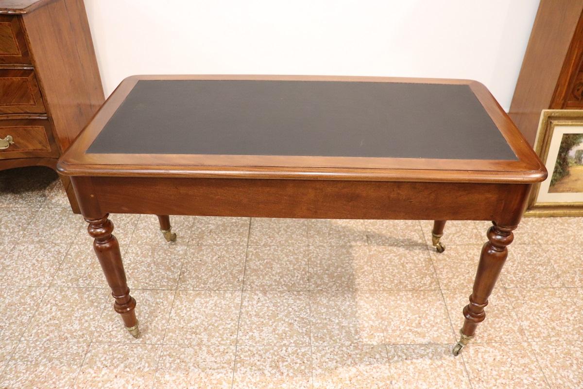 19th Century Italian Walnut Small Antique Desk For Sale 6