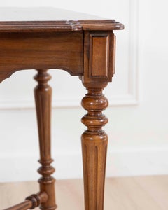 Bureau italien en noyer du XIXe siècle, design néoclassique