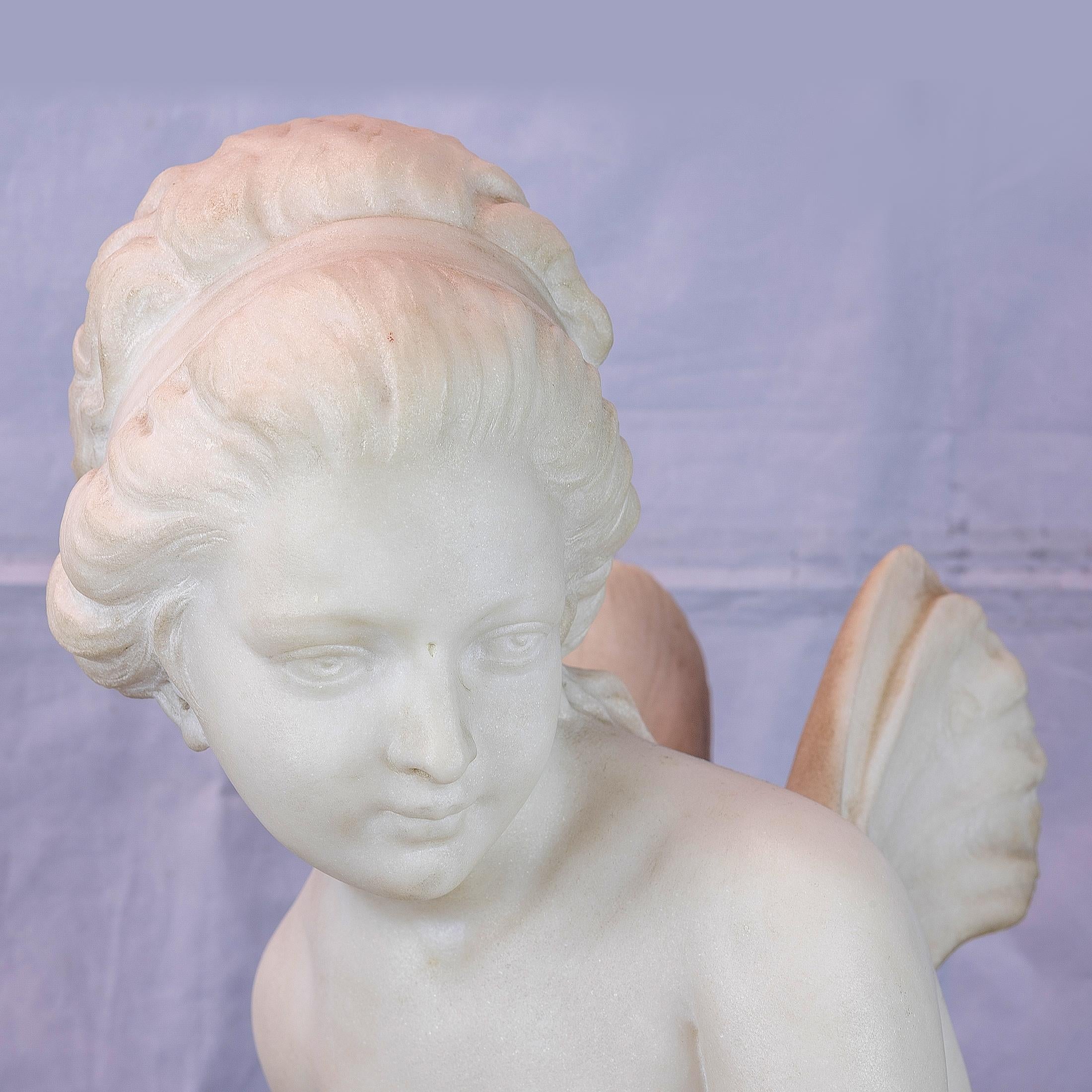 XIX secolo Scultura in marmo italiano di una ninfa di E. DeCori in vendita