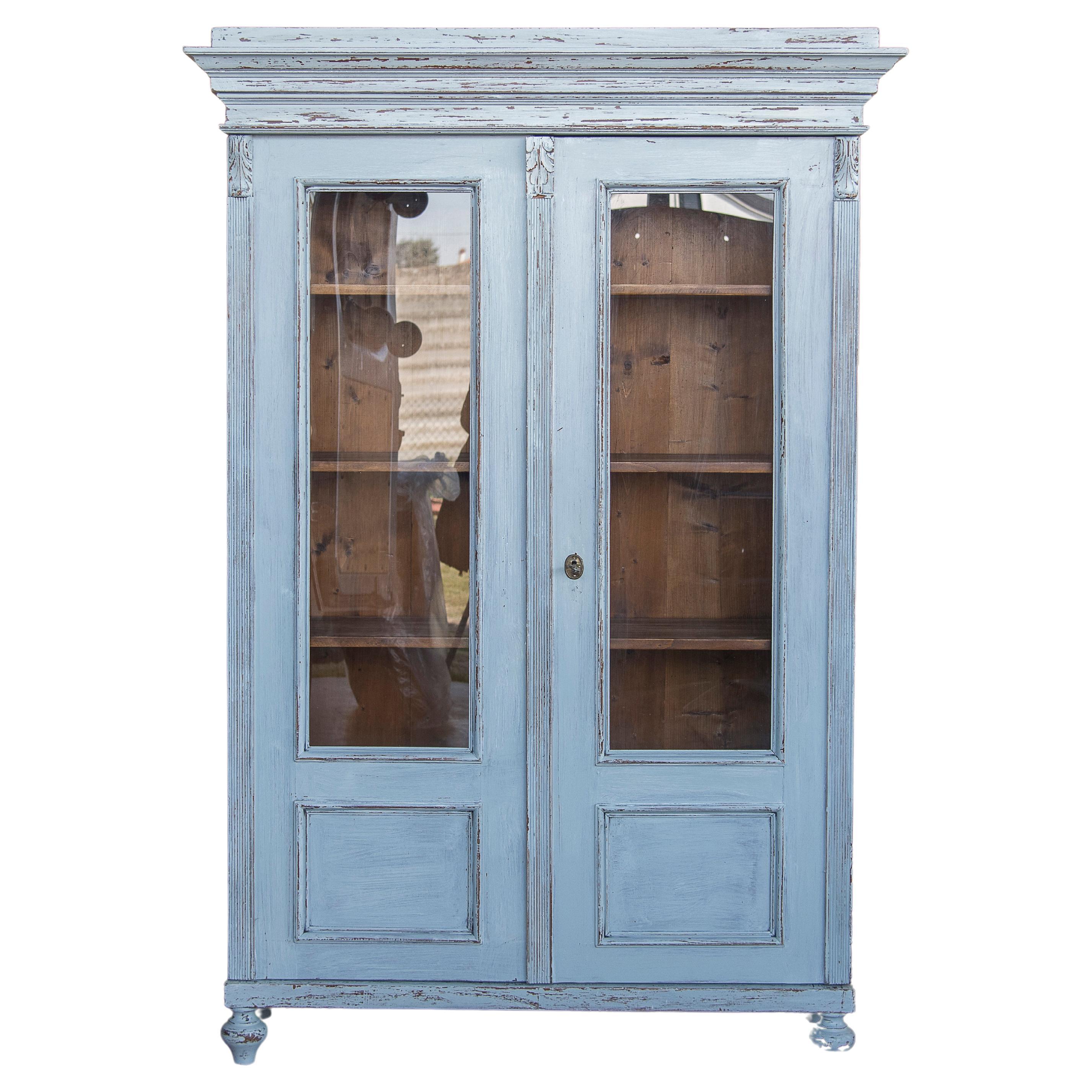 Set von 2 italienischen hellblauen Shabby-Bücherregalen und Schränken mit Fenstern aus dem 19. Jahrhundert im Angebot