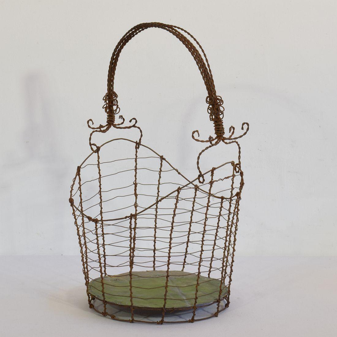 19th Century Italian Wirework Basket In Good Condition In Buisson, FR