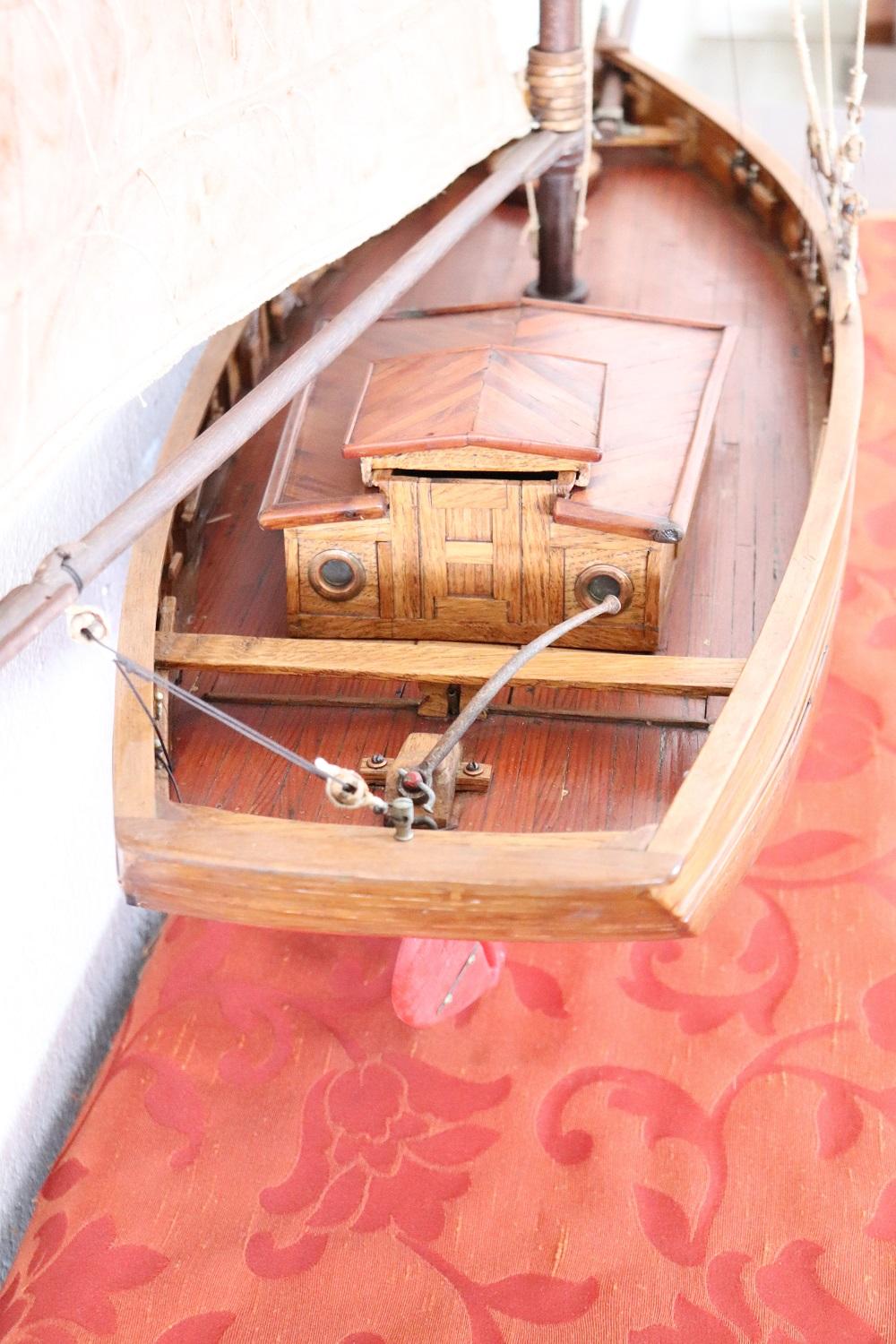19th Century Italian Wooden & Canvas Handmade Model Sail Boat In Good Condition For Sale In Casale Monferrato, IT
