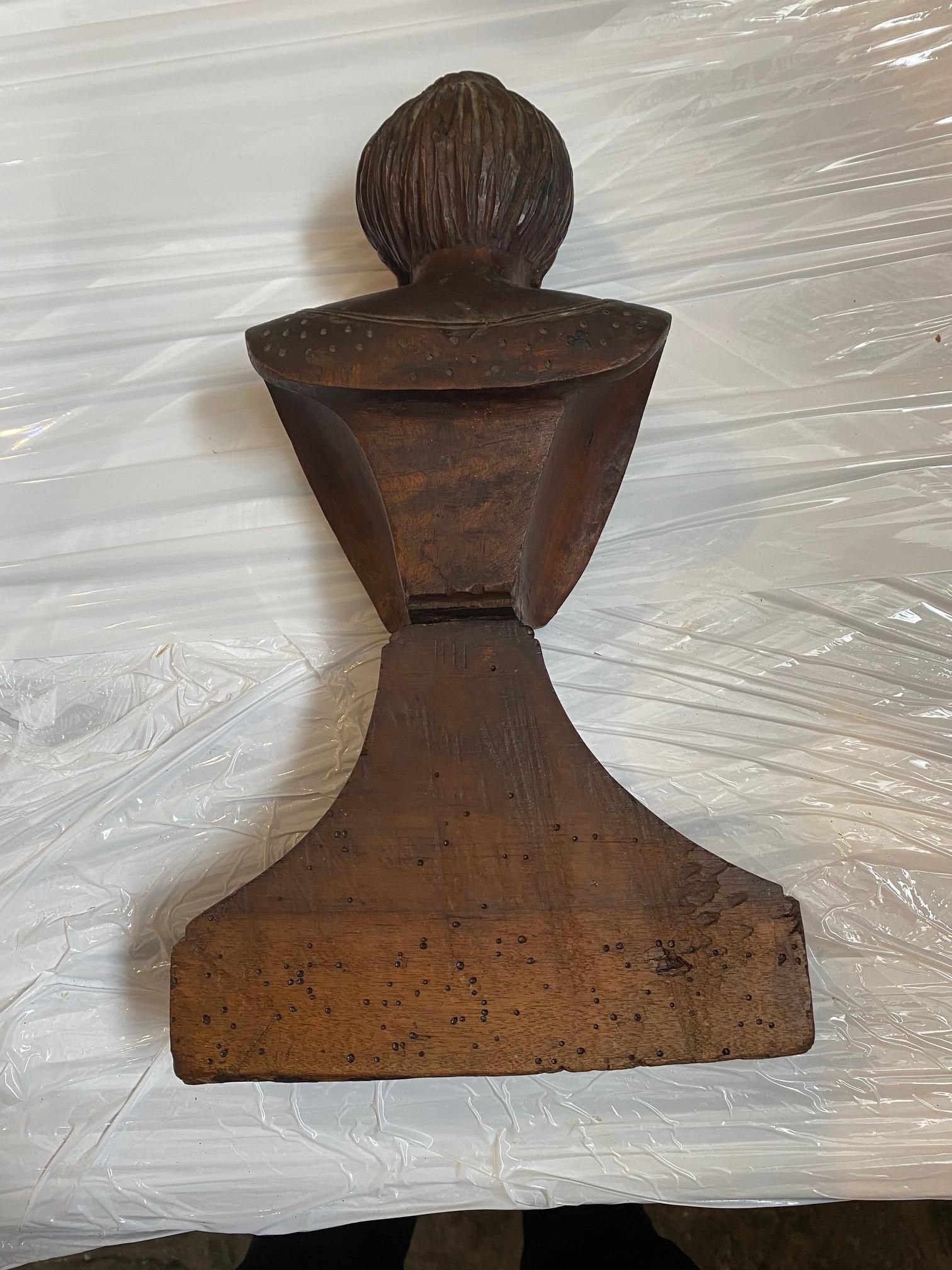 19th Century Italian Wooden Sculpture of Woman's Bust on a Base For Sale 1