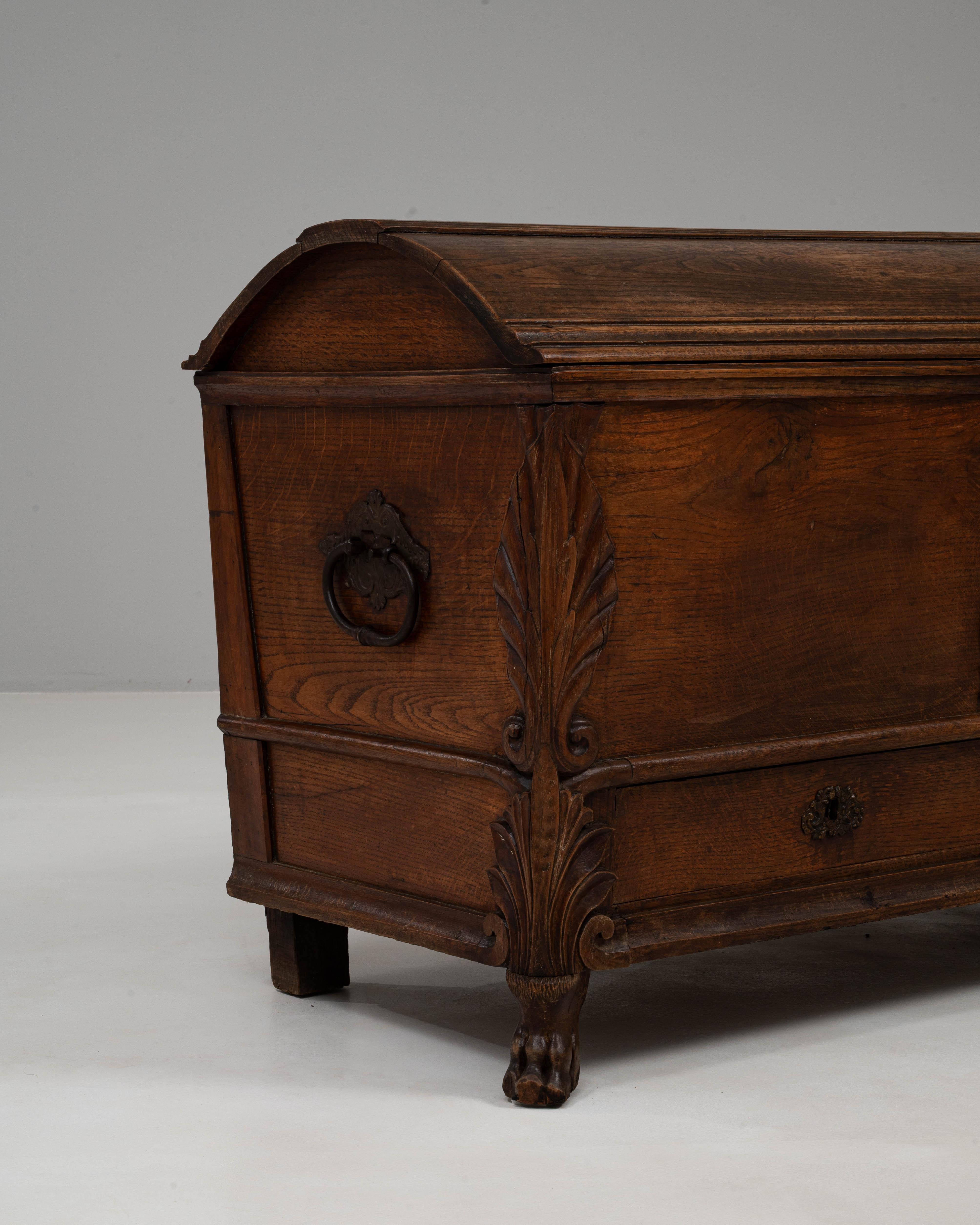 Baule in legno italiano del XIX secolo in patina originale in vendita 2