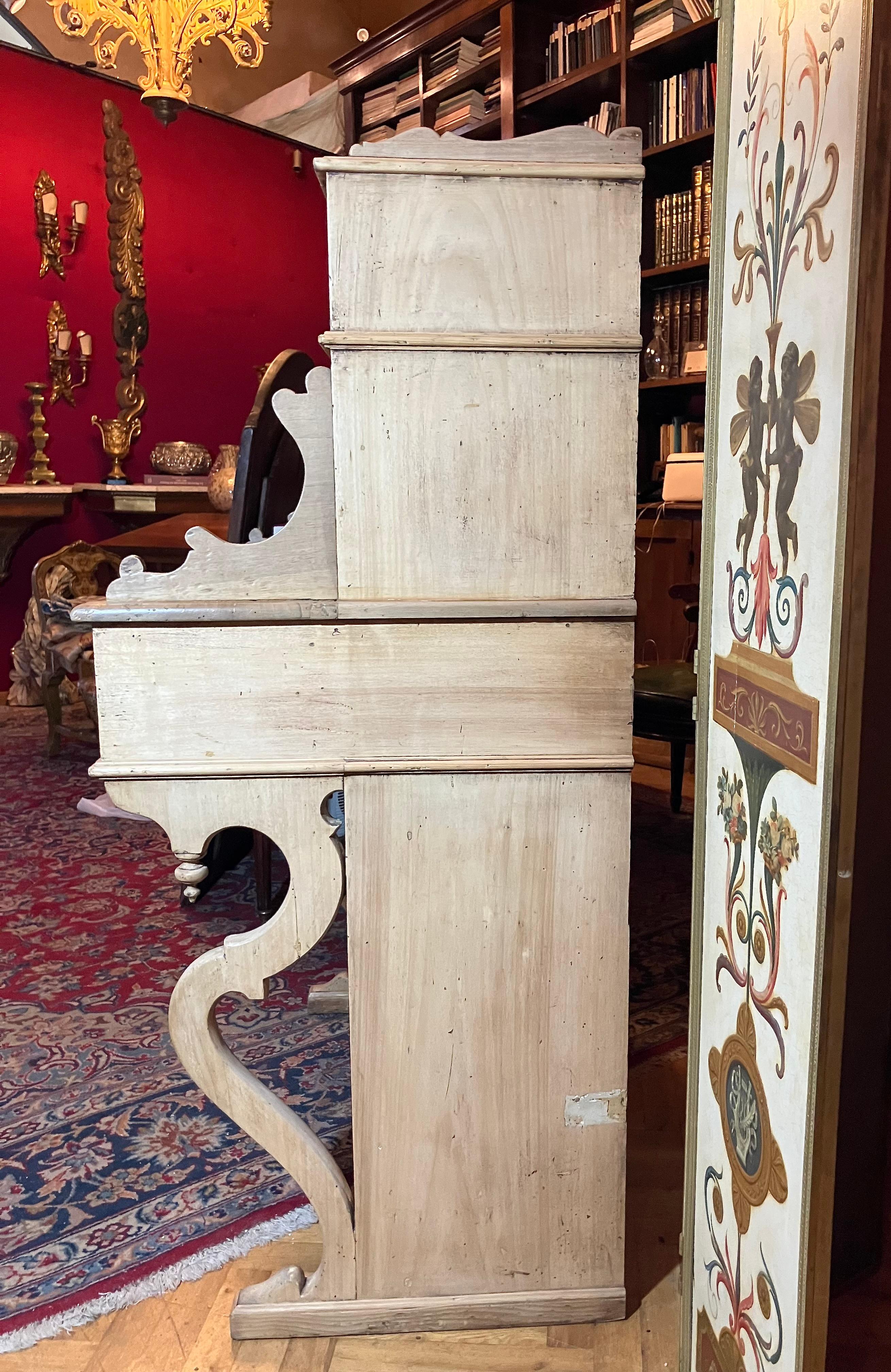 Italiano Scrivania italiana dell'Ottocento in pioppo sbiancato e Oak, artigianato toscano in vendita