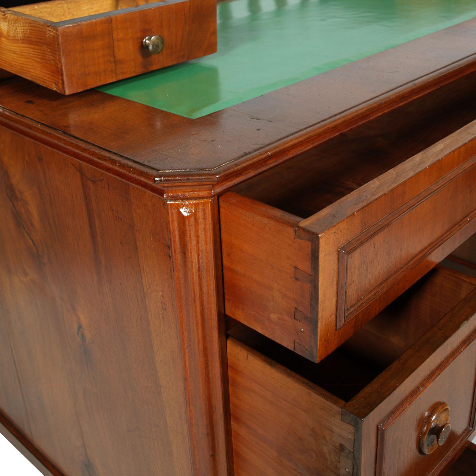 19th Century Italian Writing Desk in Solid Walnut and Weneer Walnut, Restored For Sale 1
