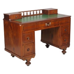 19th Century Italian Writing Desk in Solid Walnut and Weneer Walnut, Restored