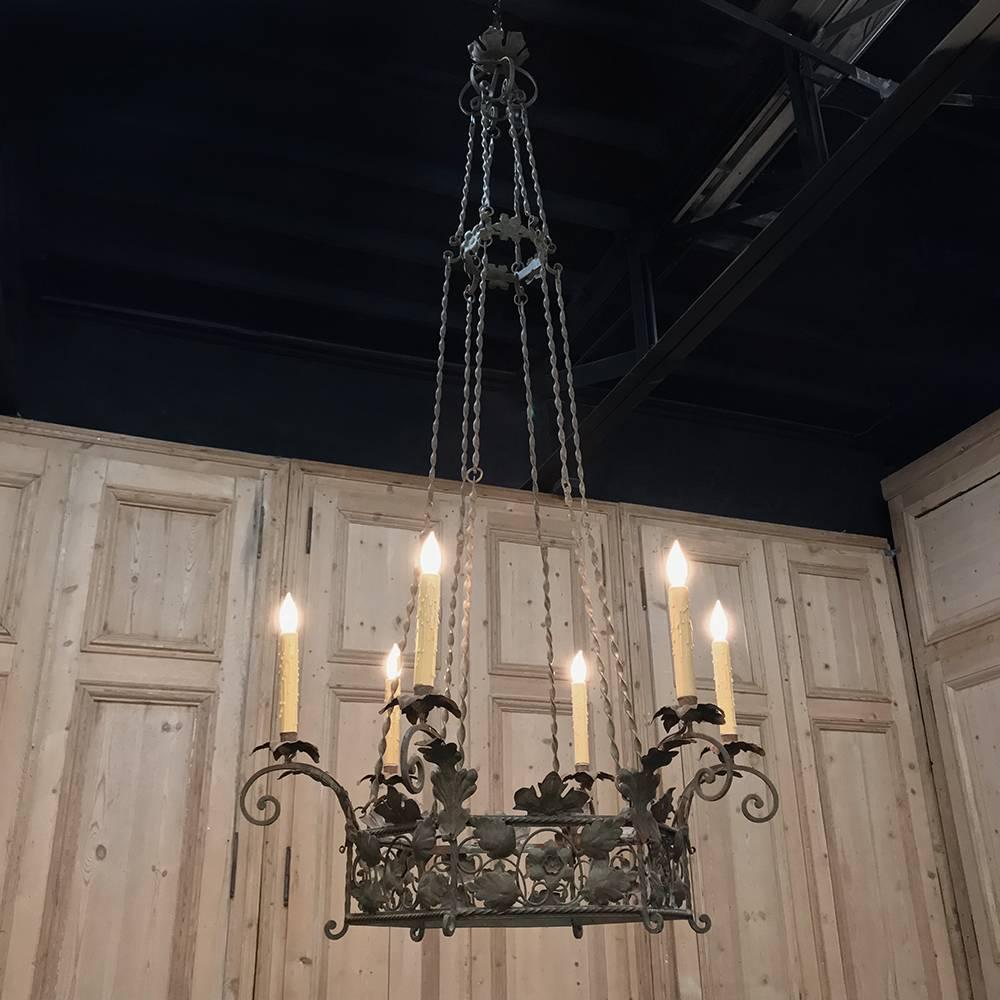 19th Century Italian Country Wrought Iron Chandelier 1