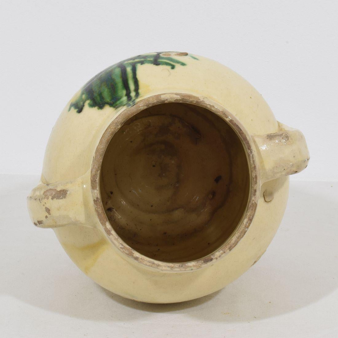 Cruche/jarre en faïence italienne à glaçure jaune/verte du 19e siècle en vente 2