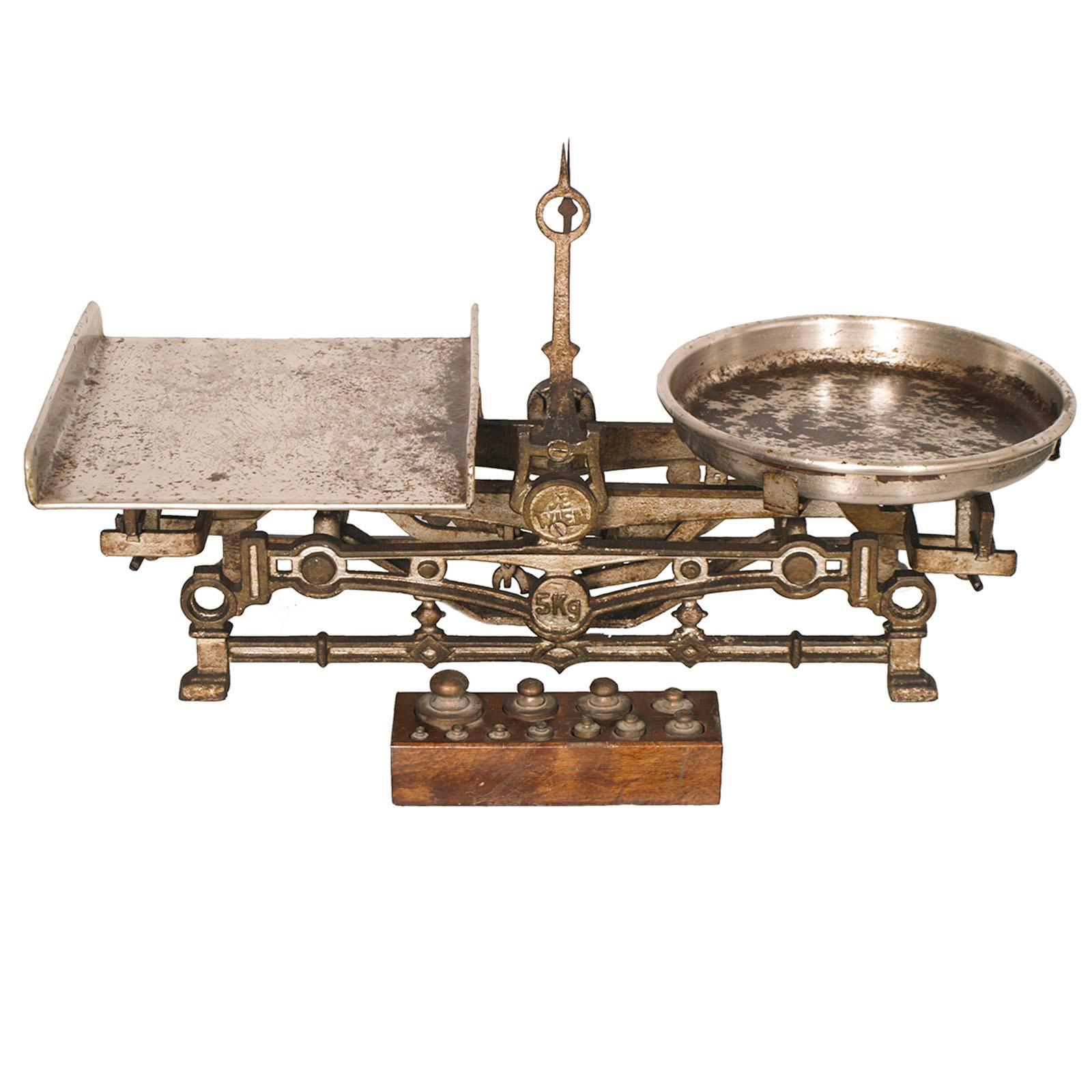 19th century, chrome steel Austrian balance, by J. Florenz Wien, 11 brass weights, 5 kg.

This precious antique table scale was from the famous Caffè Florian in Venice
Caffè Florian is a historic café in the city of Venice, located under the