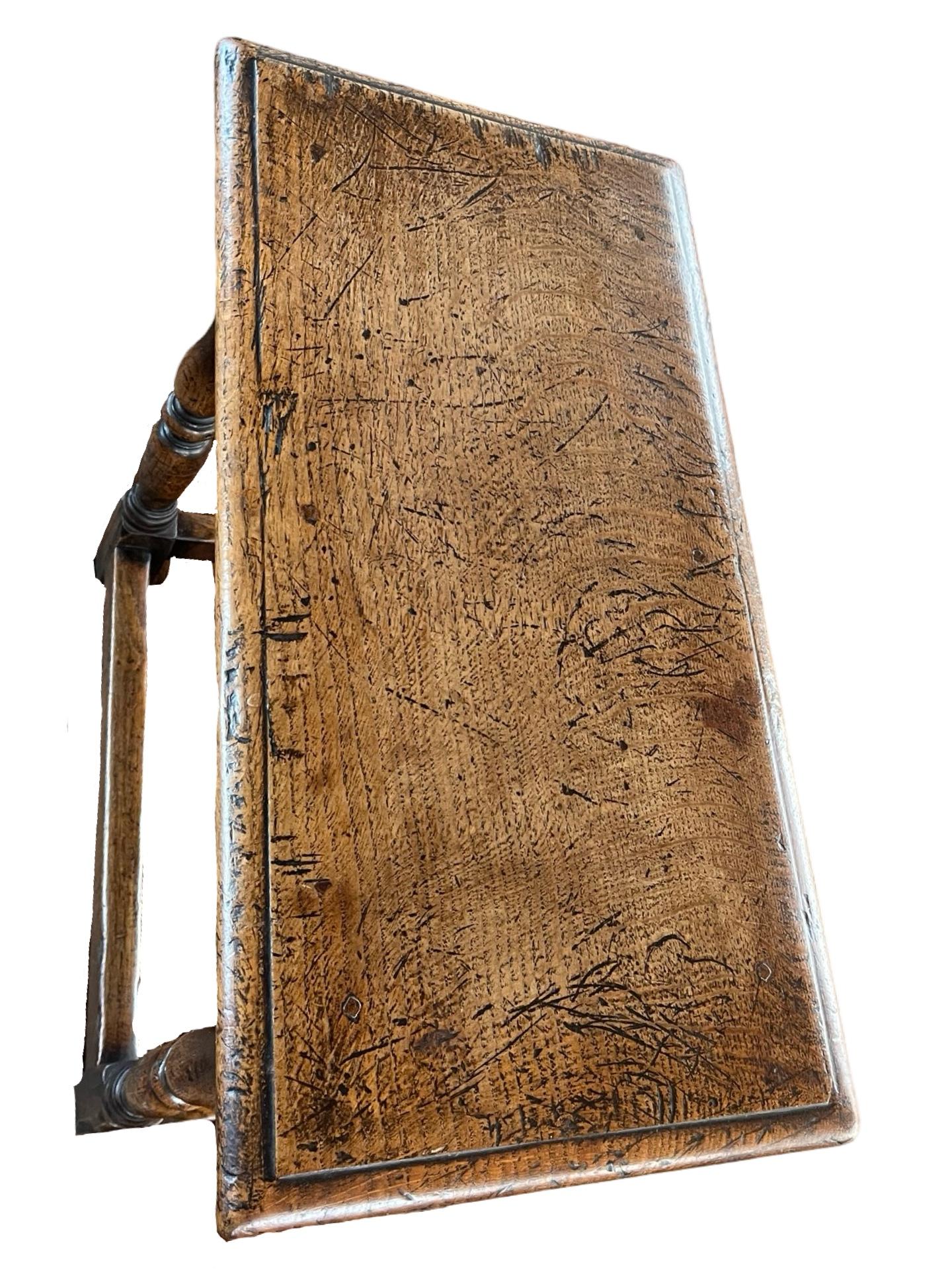 Taburete jacobeo inglés de roble del siglo XIX en Bueno estado para la venta en Viterbo, VT