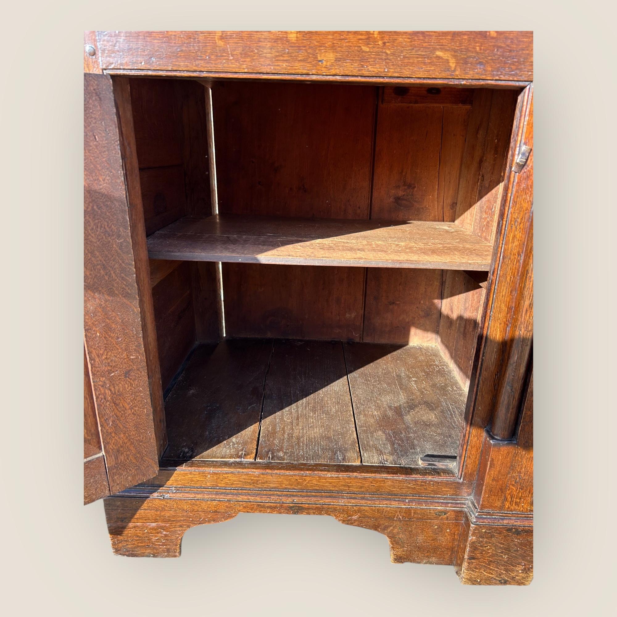 Comò in stile giacobiano del XIX secolo in Oak in vendita 3