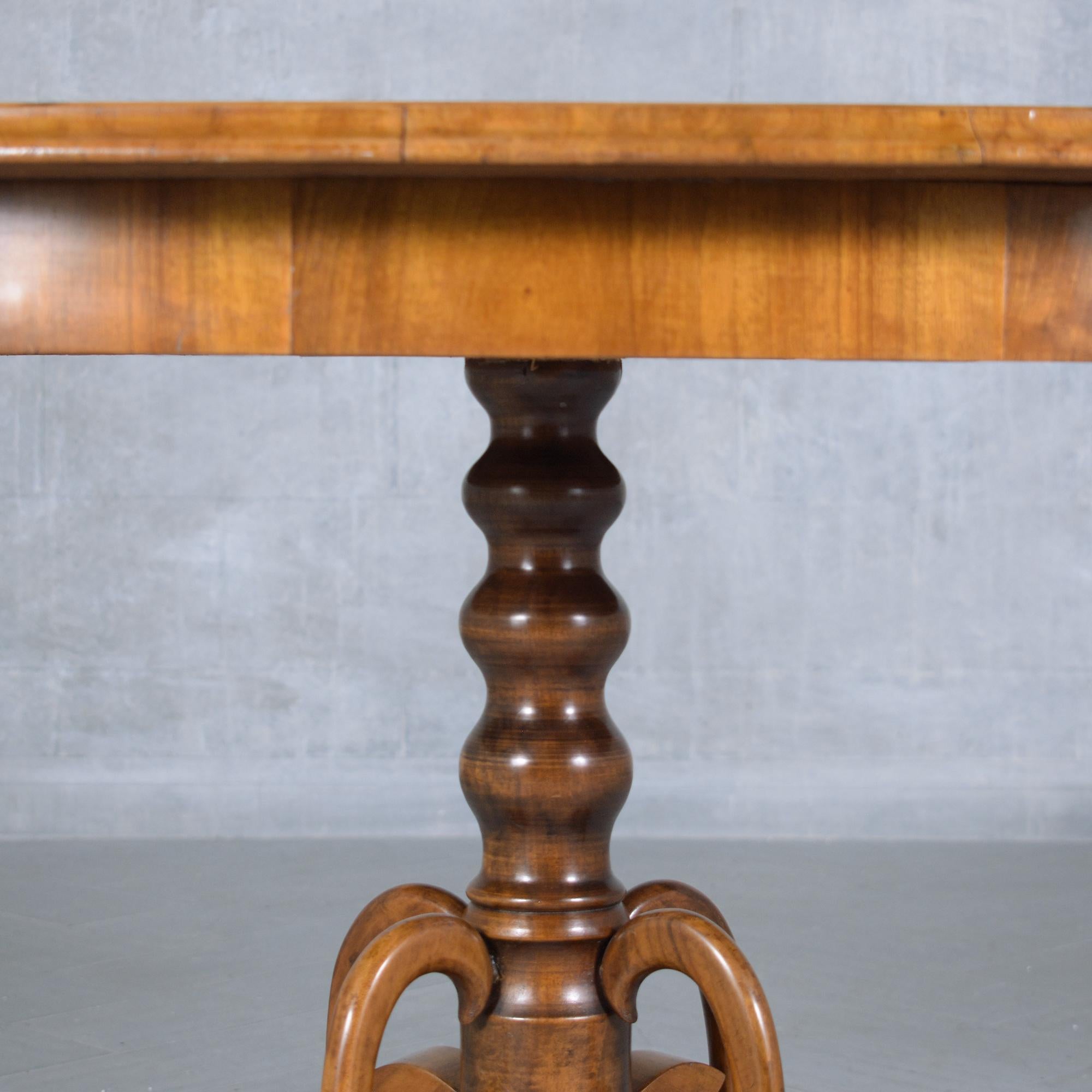 Restored 19th Century French Walnut Centre Table with Carved Legs For Sale 1