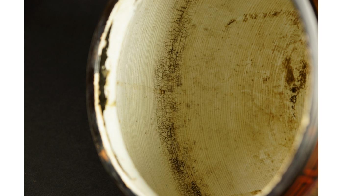 19th Century Japan Ceramic Laka Vase with Lid 6