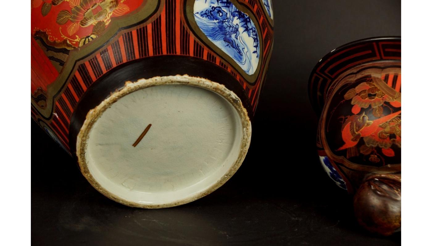 19th Century Japan Ceramic Laka Vase with Lid 7