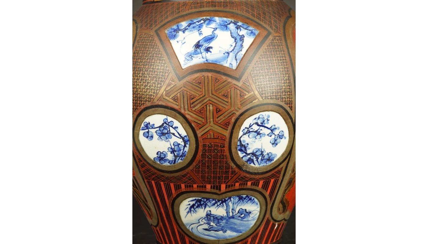 19th Century Japan Ceramic Laka Vase with Lid 1