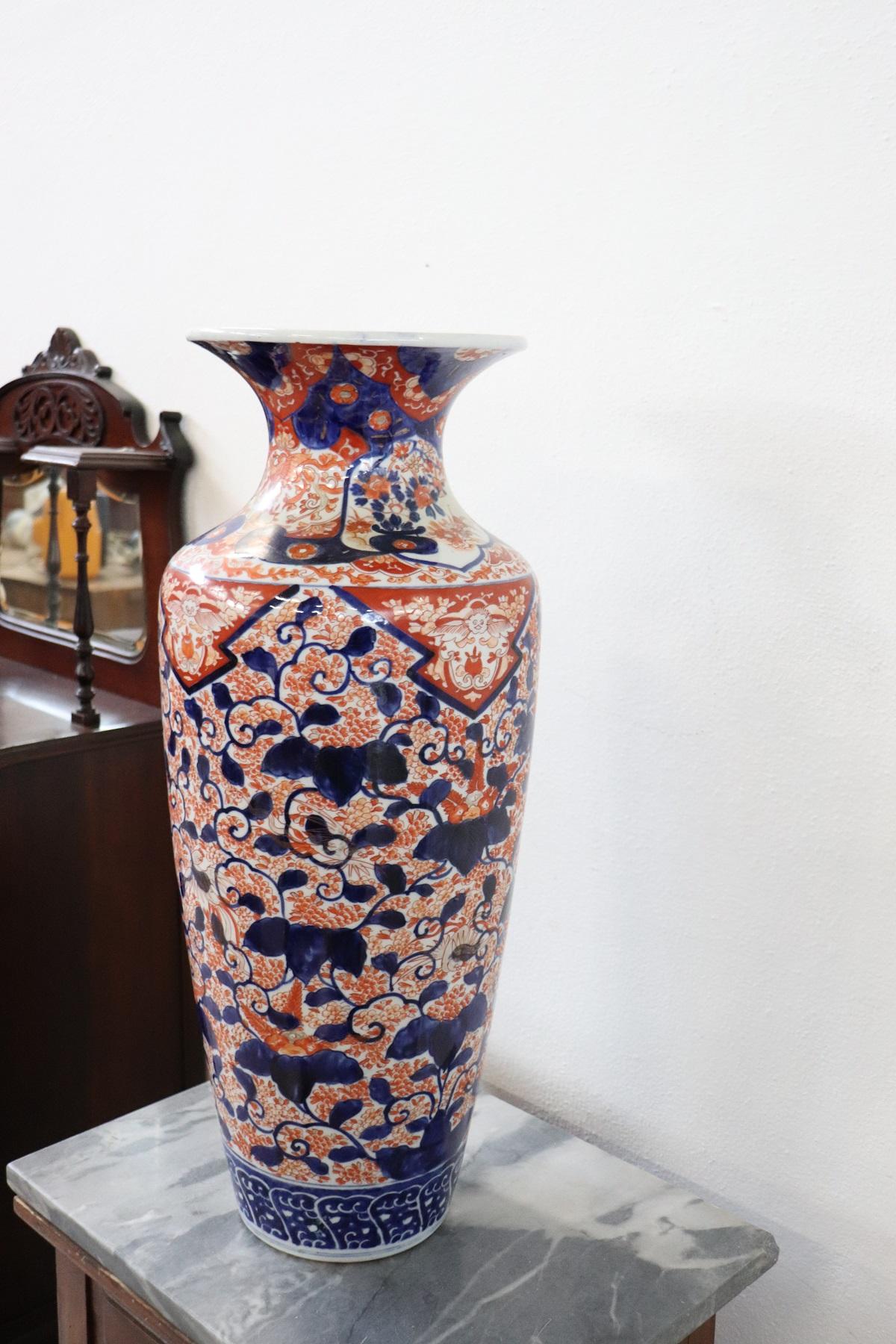 19th Century Japanese Artistic Imari Large Vase in Hand Painted Porcelain In Good Condition In Casale Monferrato, IT