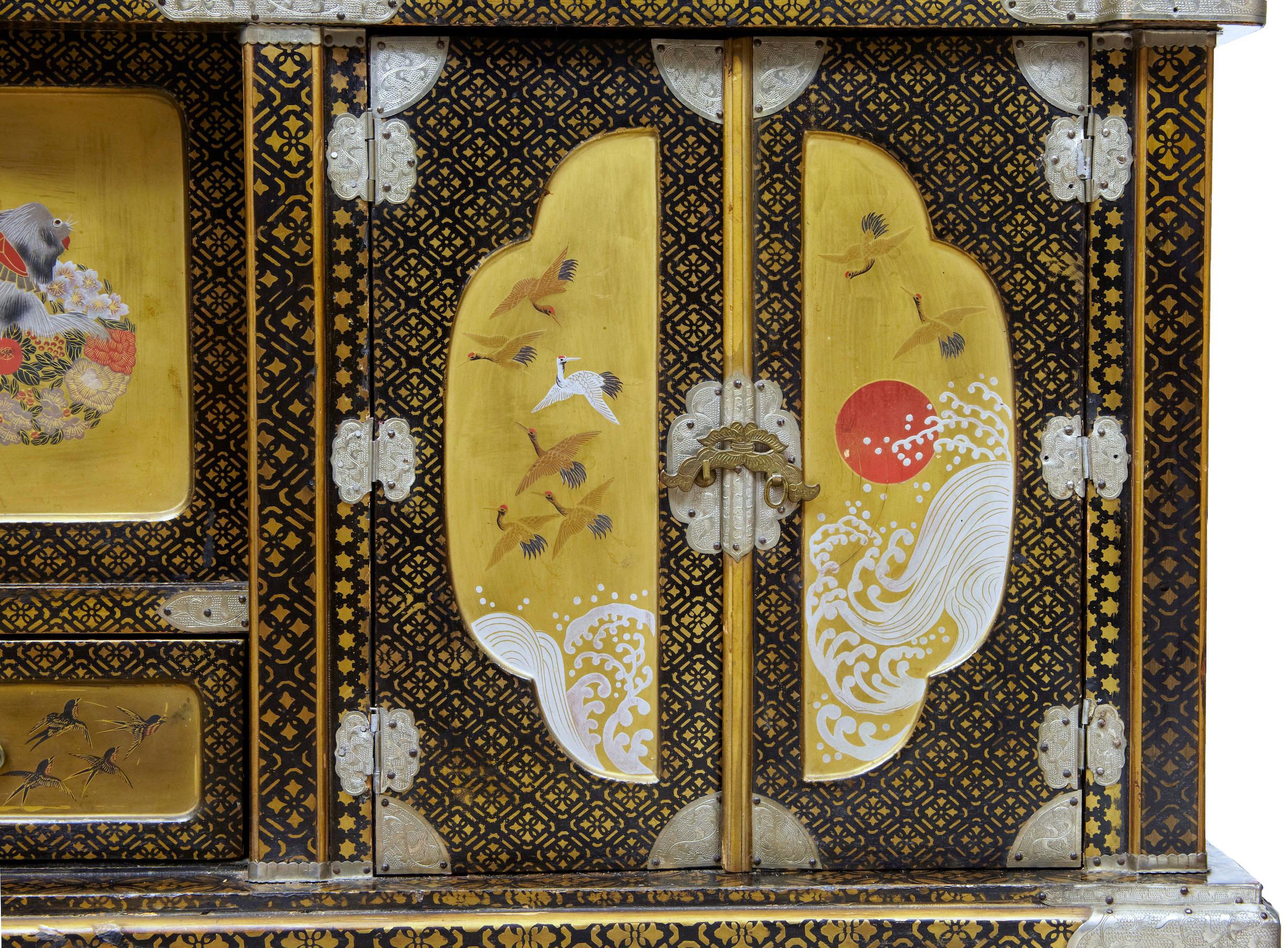 19th Century Japanese Black and Gold Lacquered Display Cabinet 5
