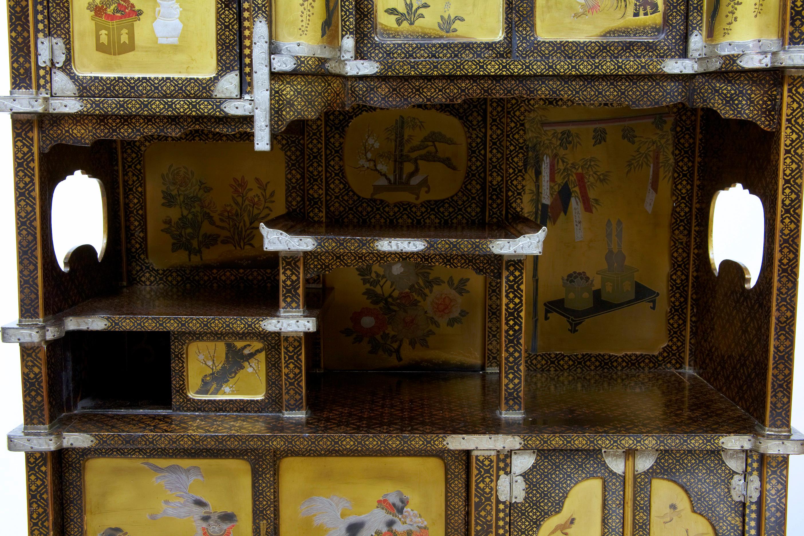 19th Century Japanese Black and Gold Lacquered Display Cabinet 3