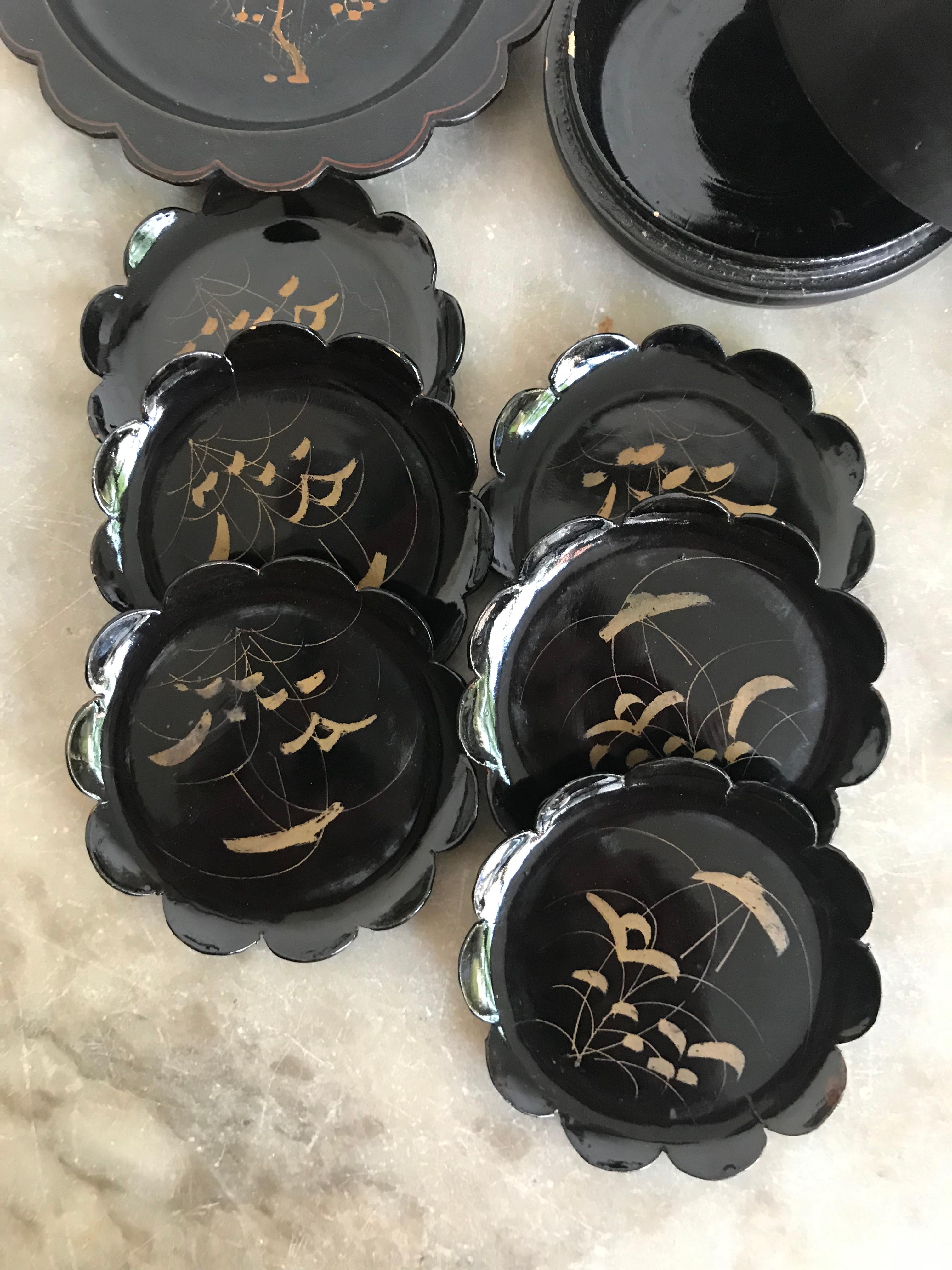 19th Century Japanese Black Lacquered Box with Sauce Dishes For Sale 5