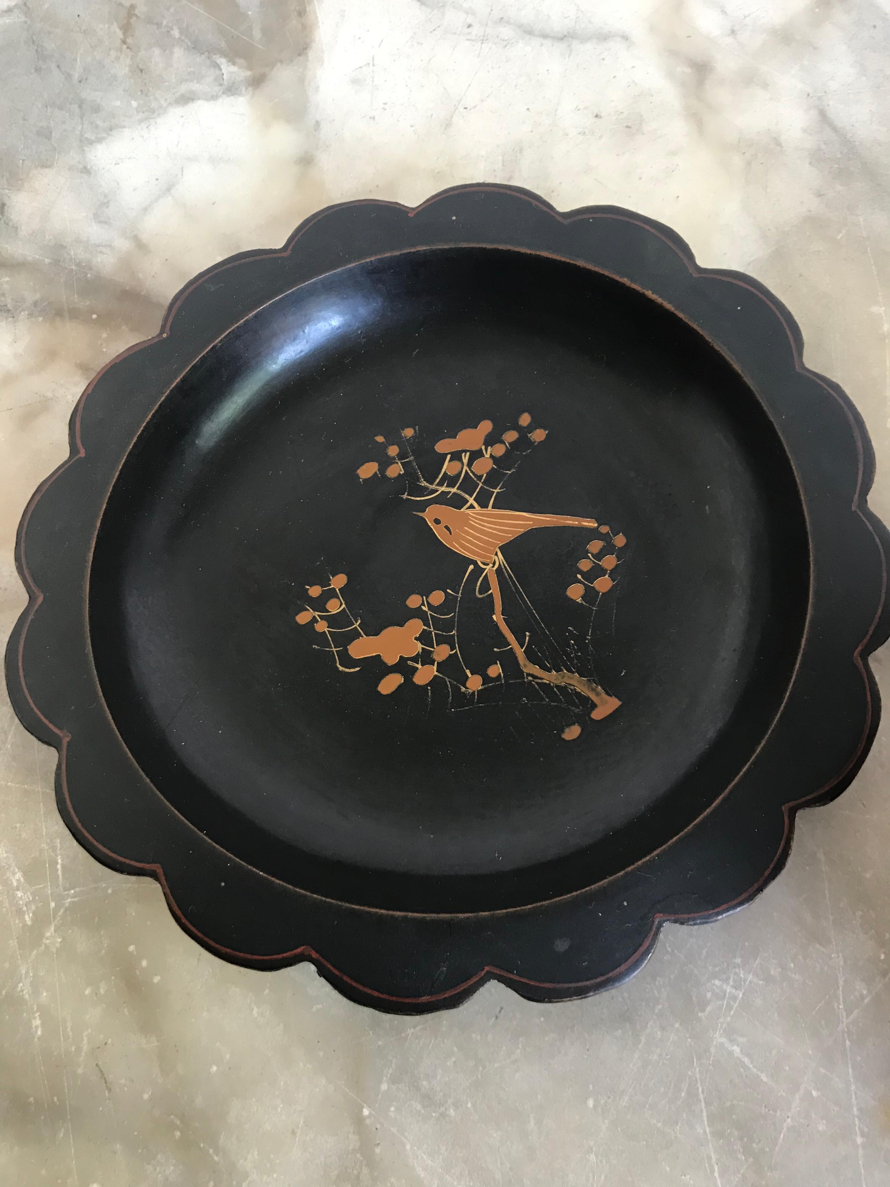 19th Century Japanese Black Lacquered Box with Sauce Dishes In Good Condition For Sale In Antwerp, BE