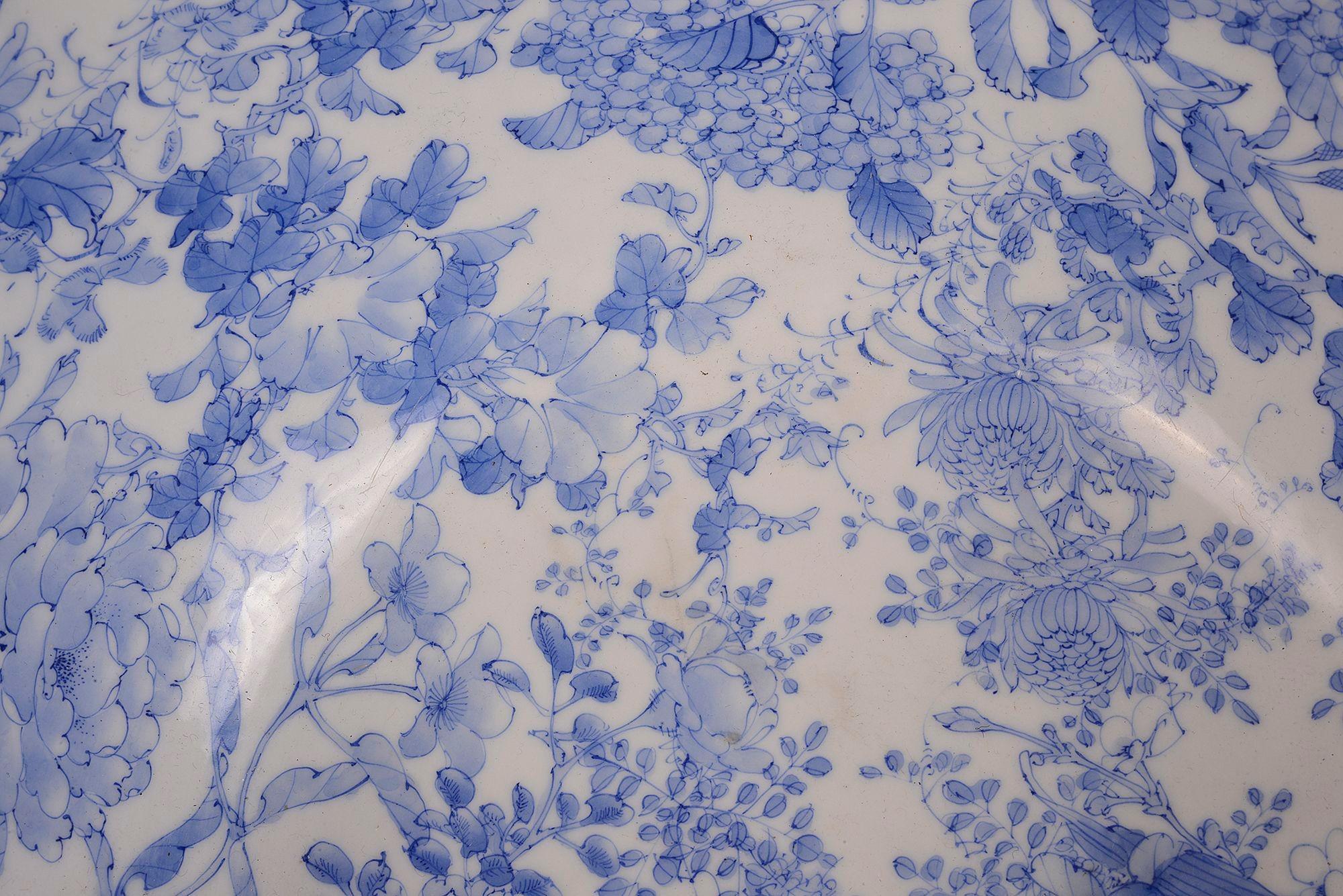 19th Century Japanese Blue and White Bowl In Good Condition For Sale In Brighton, Sussex