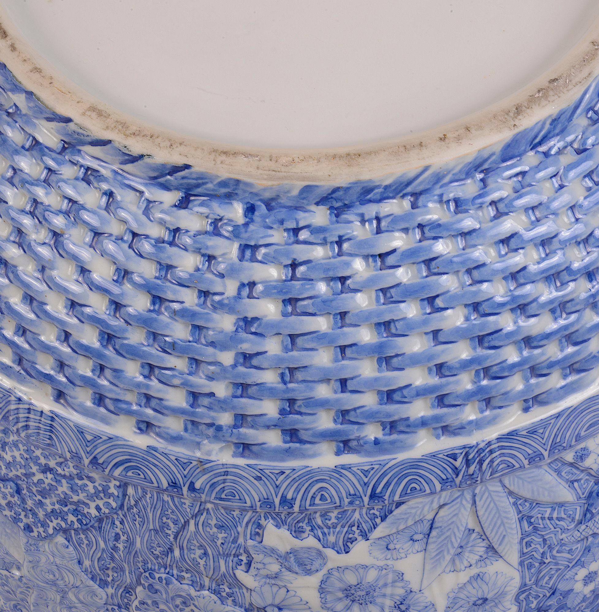 Japanische blau-weiße Schale aus dem 19. Jahrhundert im Angebot 2