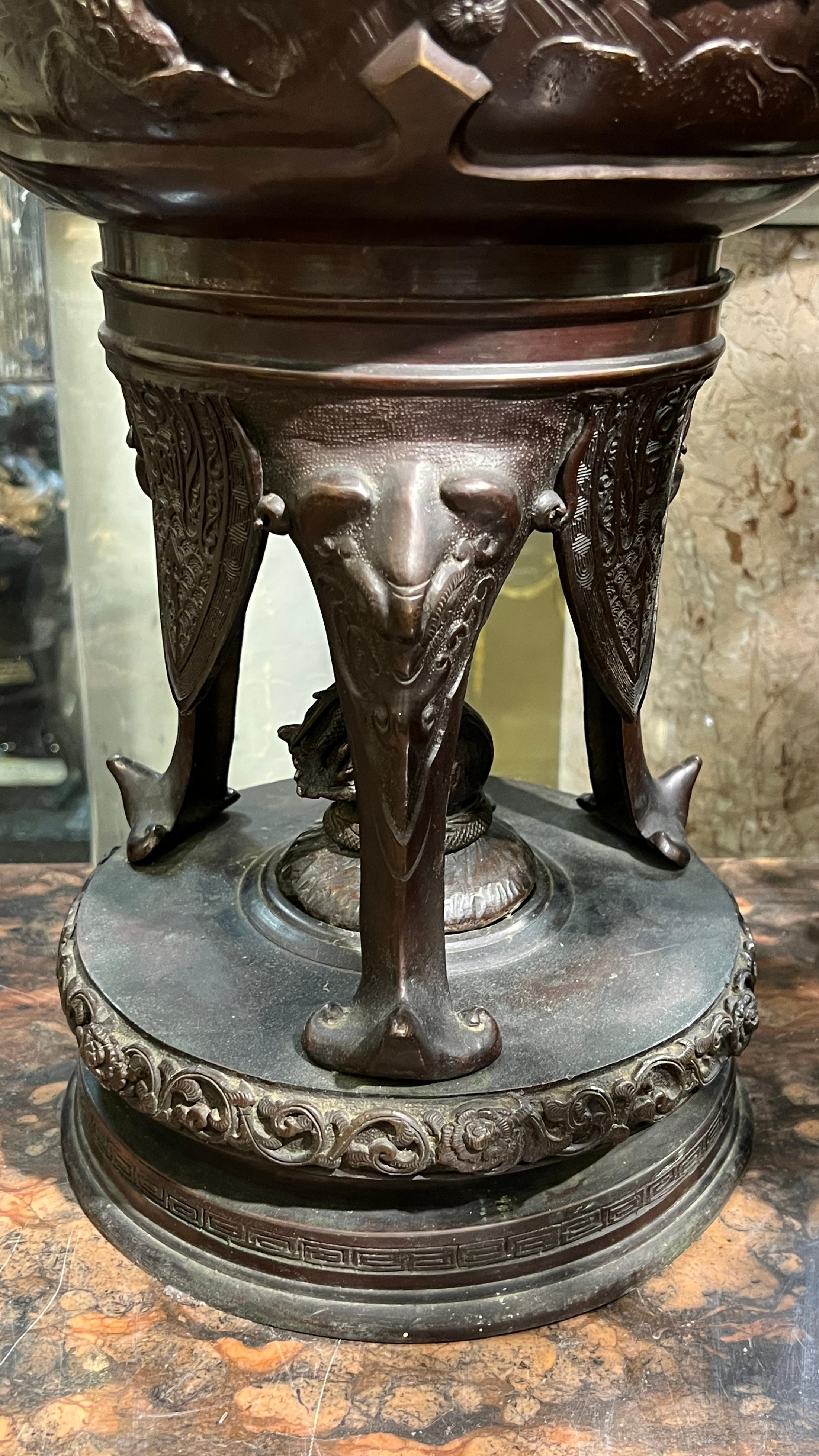 Incensario / Koro Japonés de Bronce del Siglo XIX en venta 3